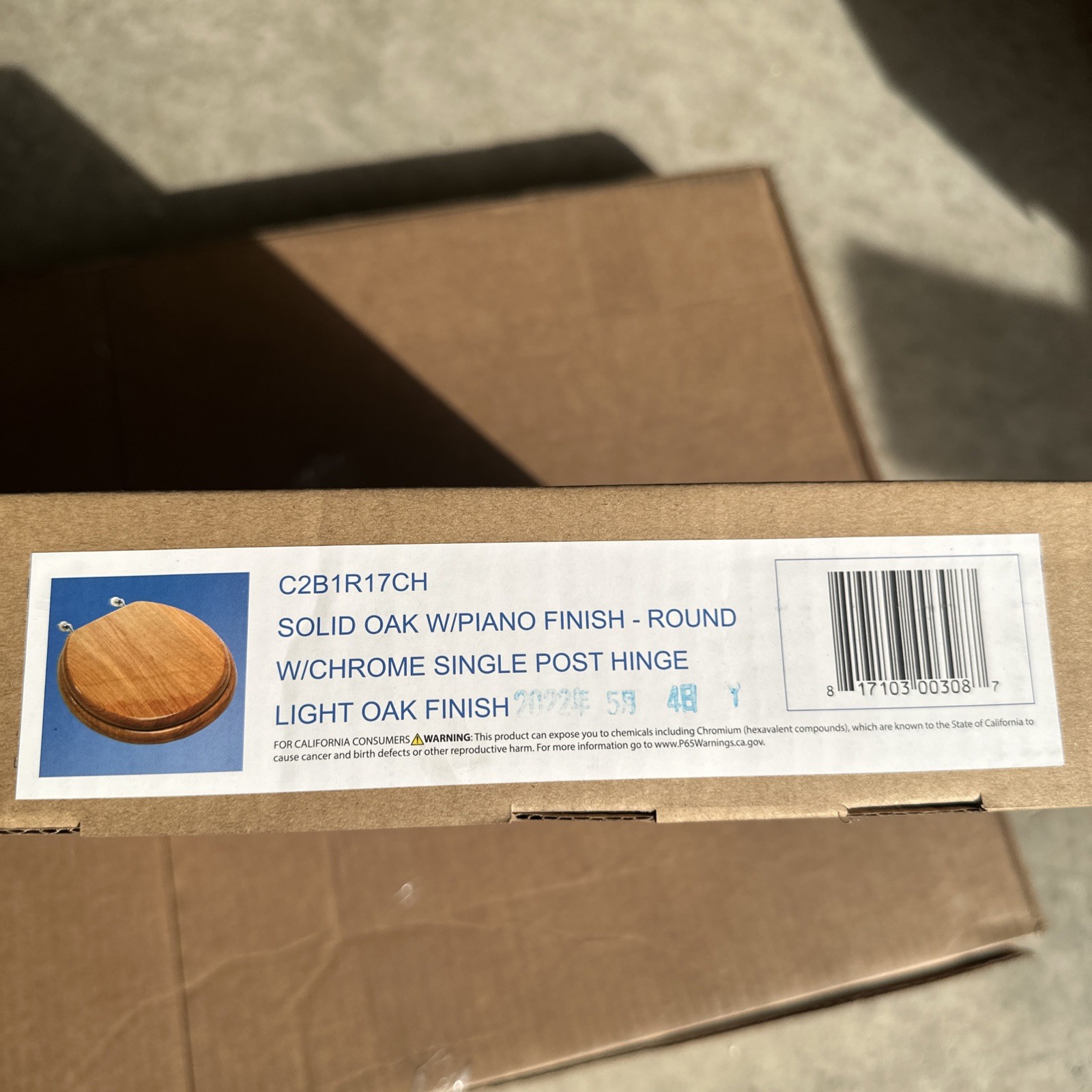 Jones Stephens C2B1R17CH Solid Oak round toilet seat w/ Crome Hardware (Sealed)