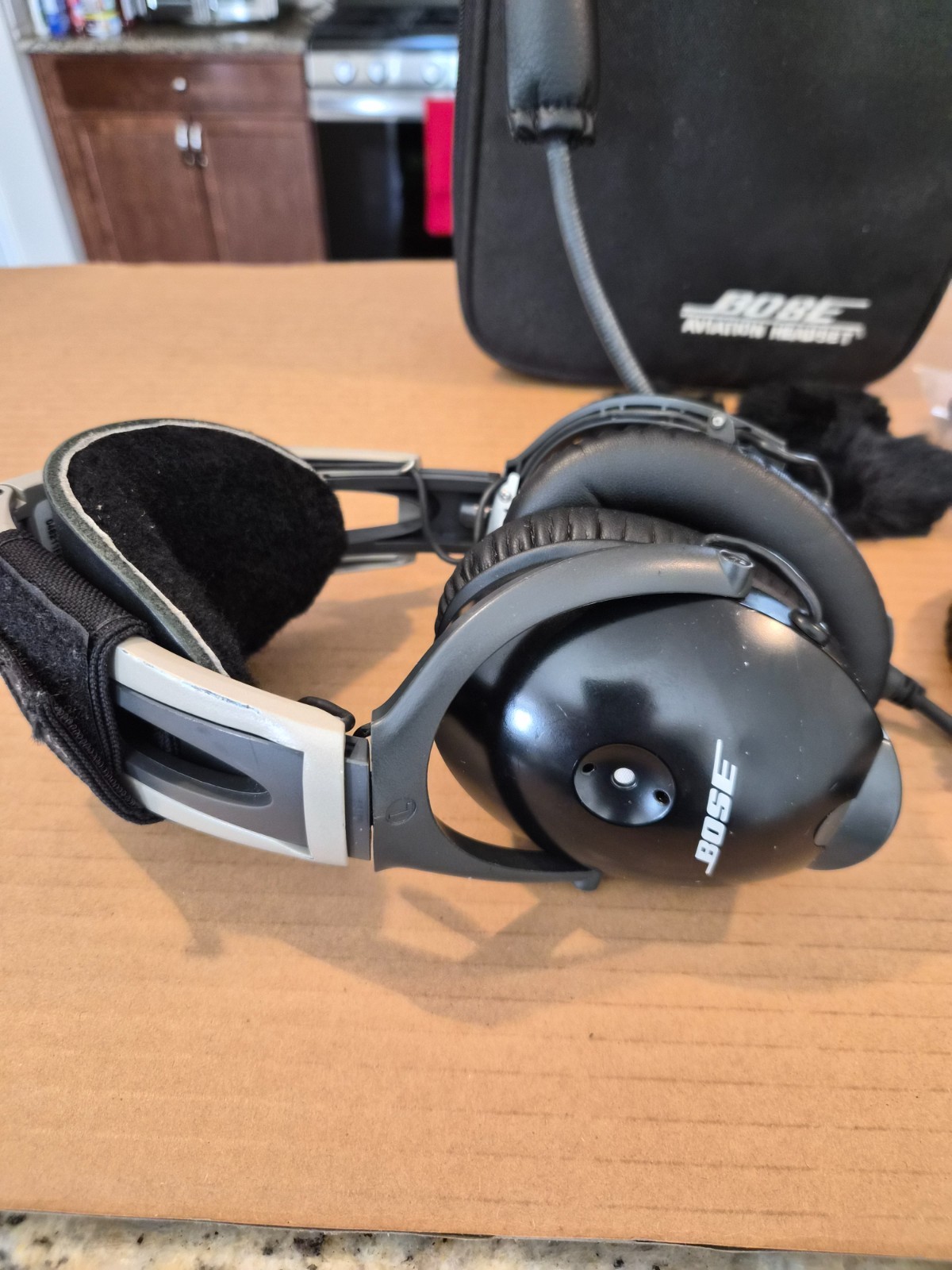 Bose Aviation Headset AH/ANC 32108) - Active Noise Cancelling