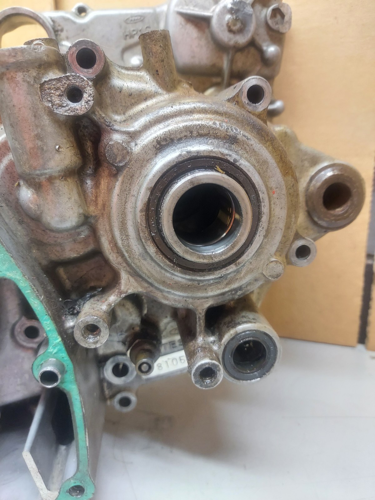 06-14 Honda trx450r crankcase left right inner case bottom end *READ ALL*