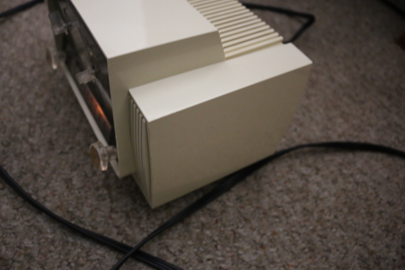 Vintage tube radio G.E. mid century ,ex cond works video