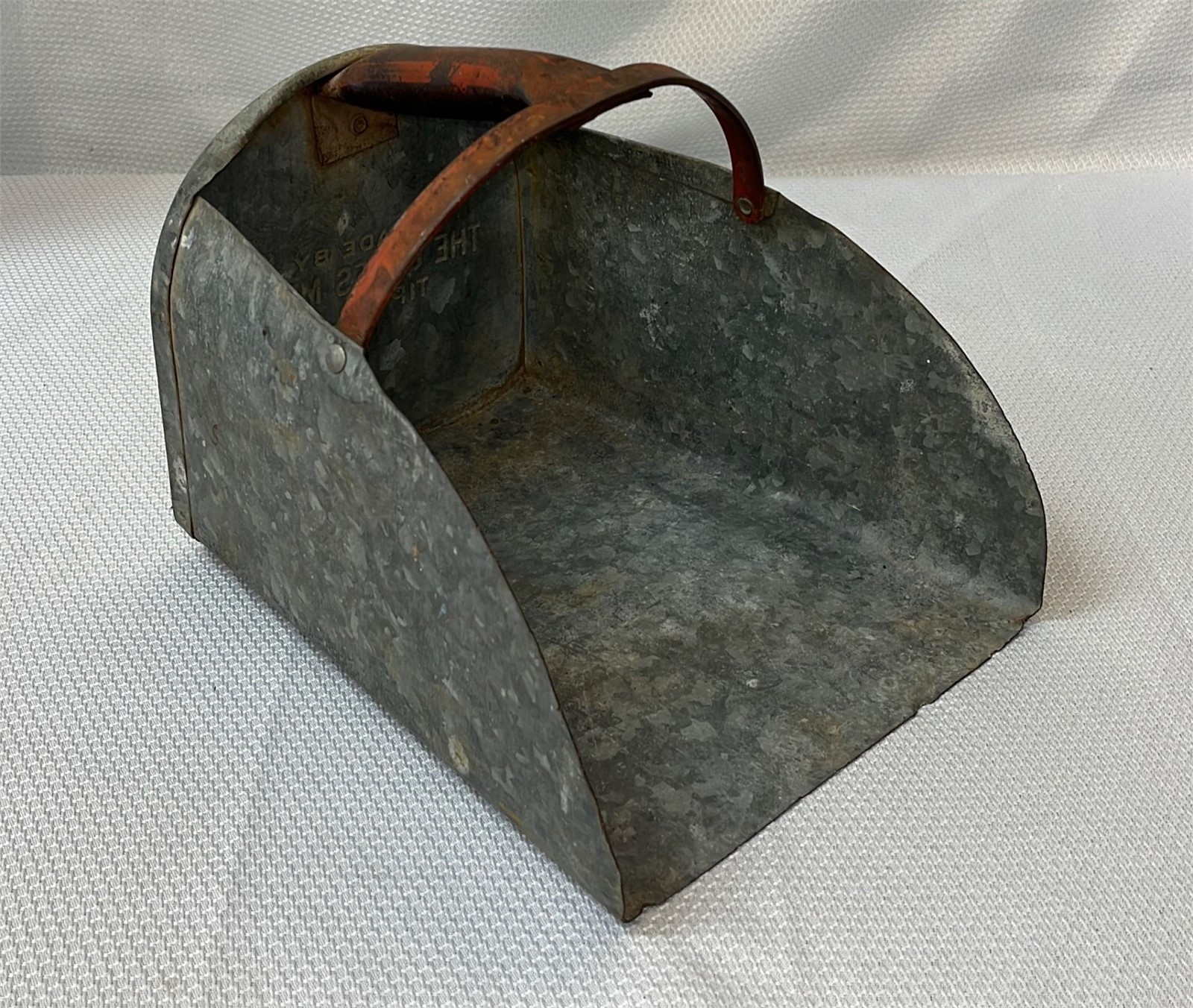 The Oakes Mfg. Co. Vintage Galvanized Metal Grain Feed Scoop 9 1/2” x 7 3/4” x 7