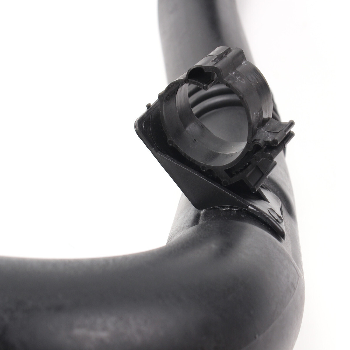 Intercooler Outlet Hose Fits 2016-2019 Chevrolet Cruze 1.4L TURBO 39017739