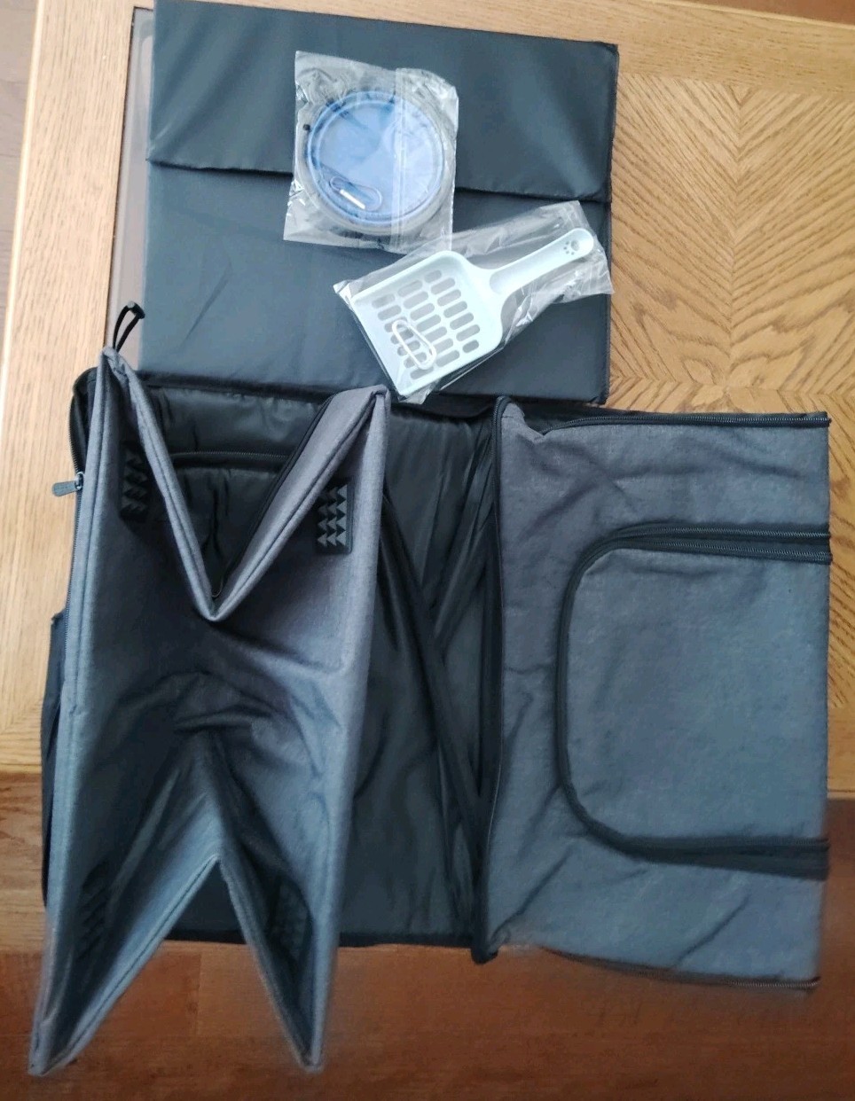 Apollo Walker Cat/Pet Carrier /Litter Box combo. BLACK/NEW