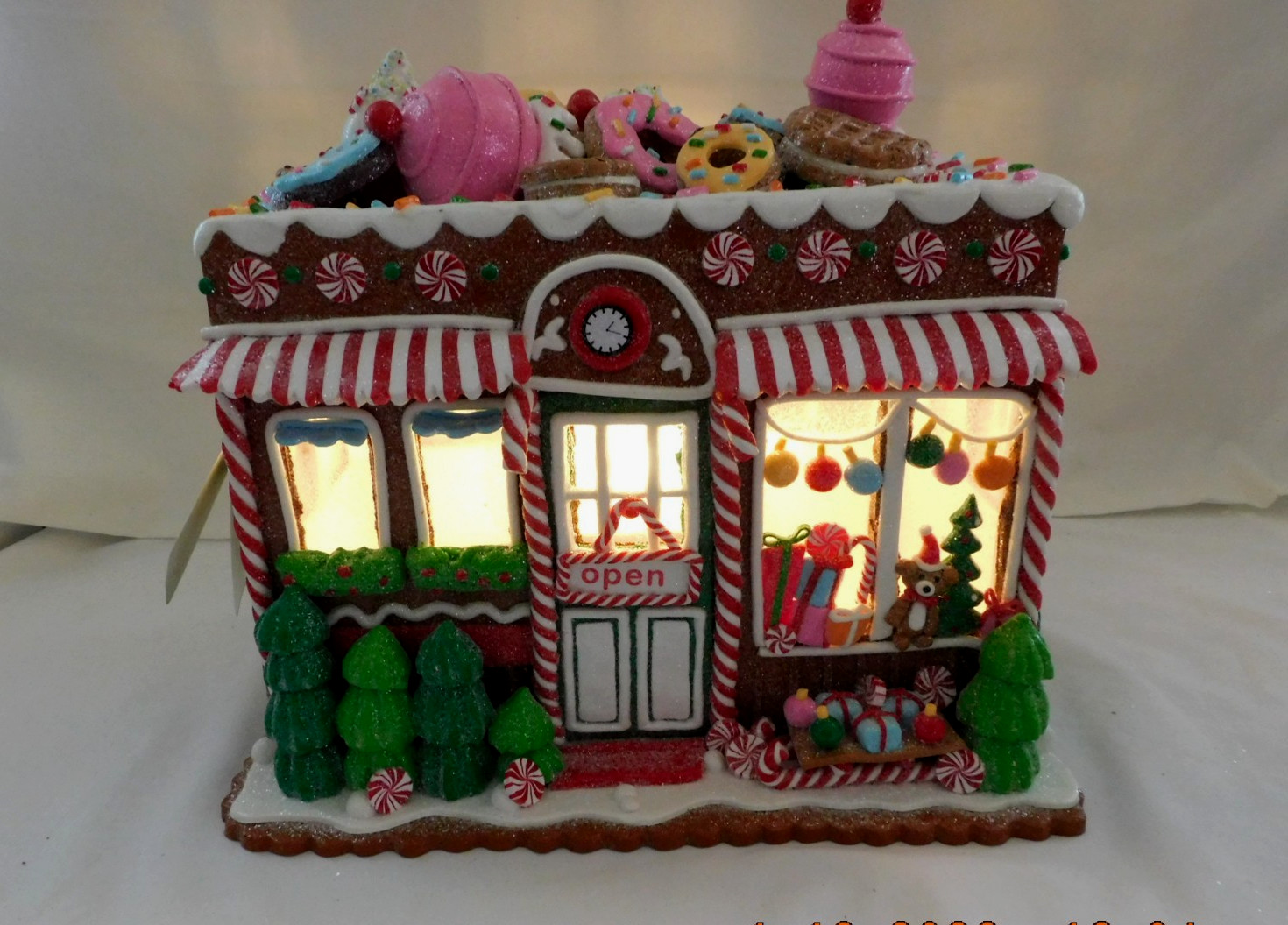 New 2025 Trimsetter Gingerbread House Light Up LED "Goodies Cafe" 10"T x 11"L