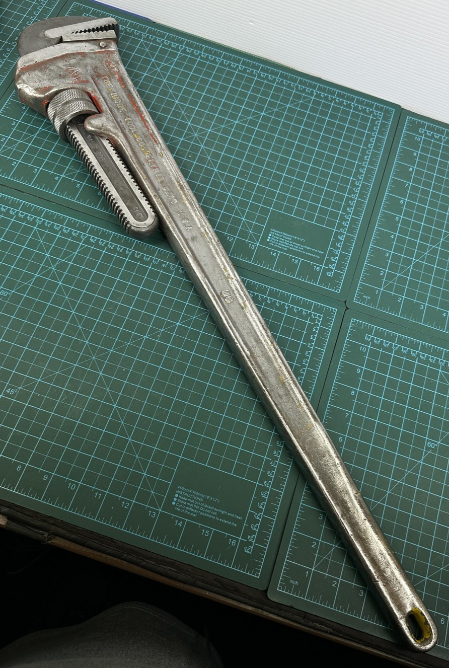 RIDGID 36 In Heavy Duty Pipe Wrench Adjustable Cast Iron Silver Made In USA