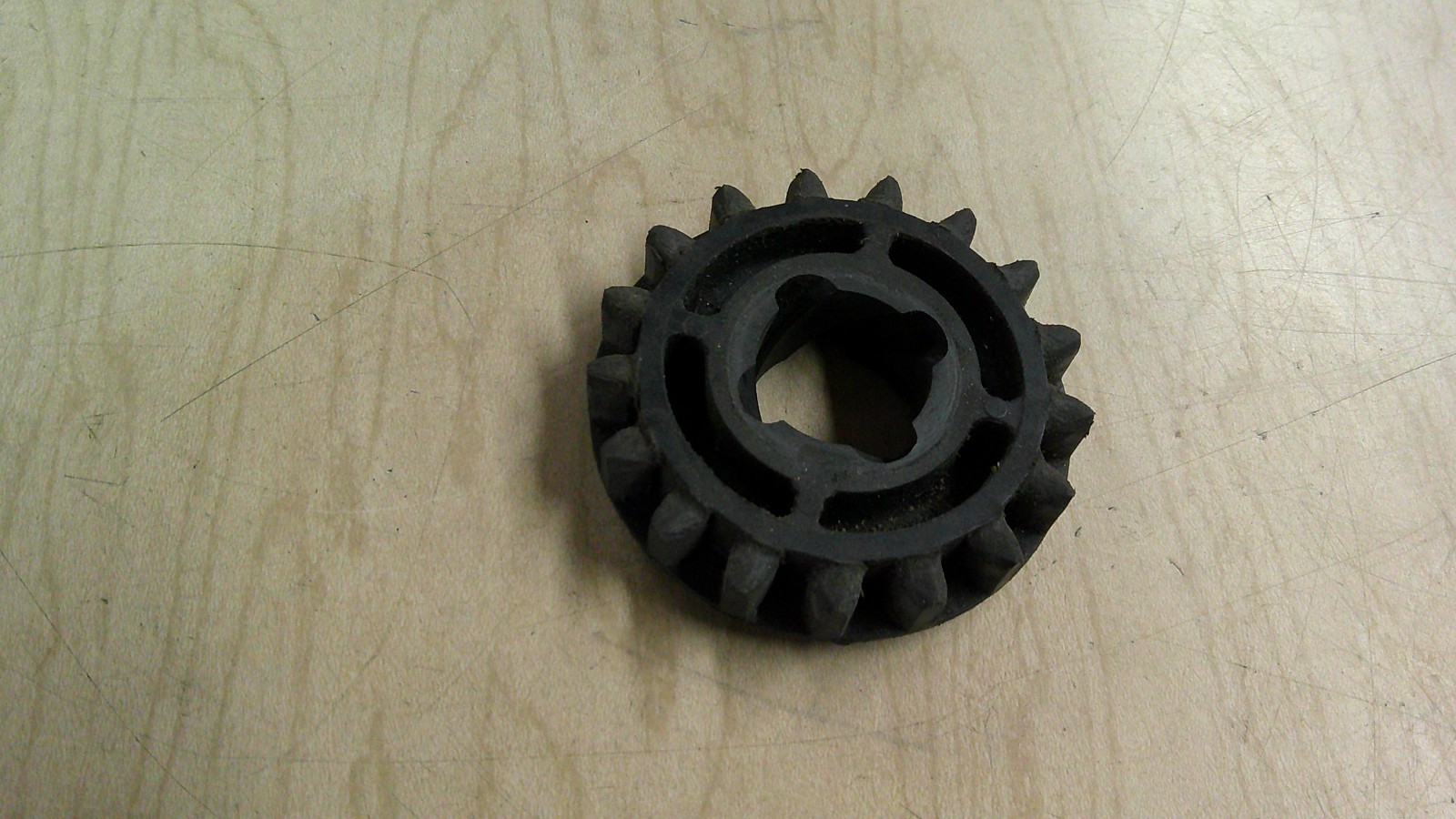 318940 Johnson Evinrude OMC Outboard 9.9hp / 15hp pinion gear T167