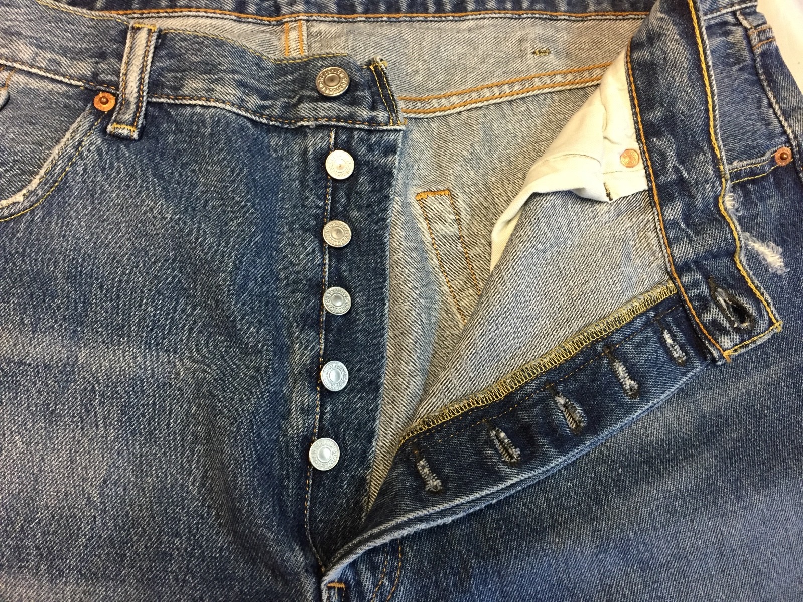 Men's Levi's 501 Denim Distressed Shorts Button Down Cut Off Size 30