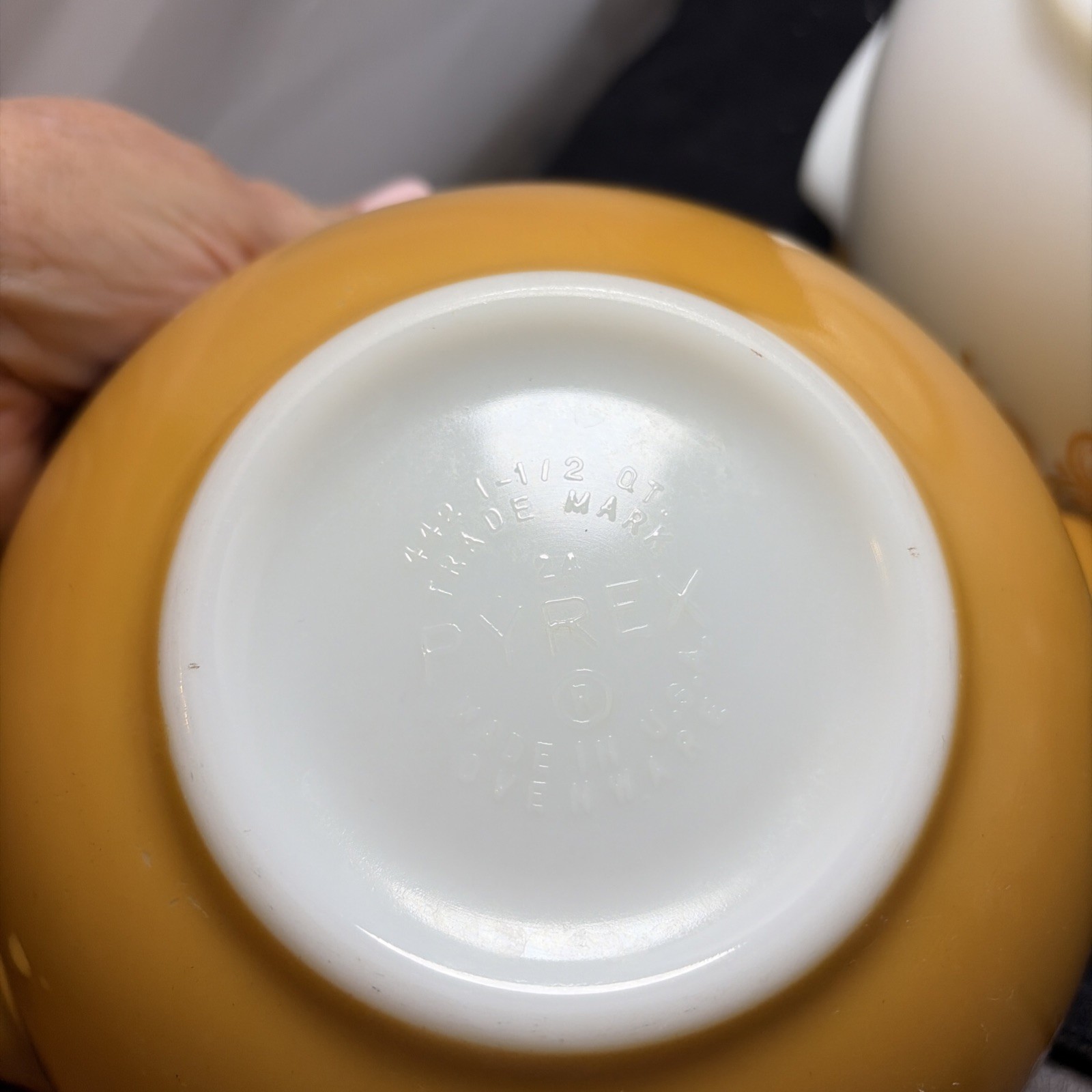 4 PYREX BUTTERFLY GOLD 4 CINDERELLA MIXING BOWLS 441-442-443 -444