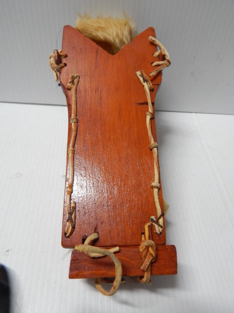 VINTAGE NAVAJO TOY / DOLL SIZED CRADLEBOARD W/ DOLL - NICE COND - XLNT GIFT
