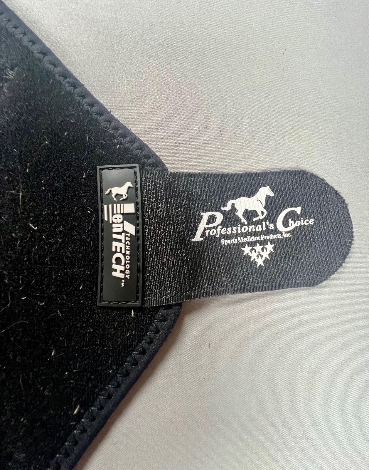 14" Professional's Choice Black VenTech Standing Wraps (Set of 2) - MSRP $130