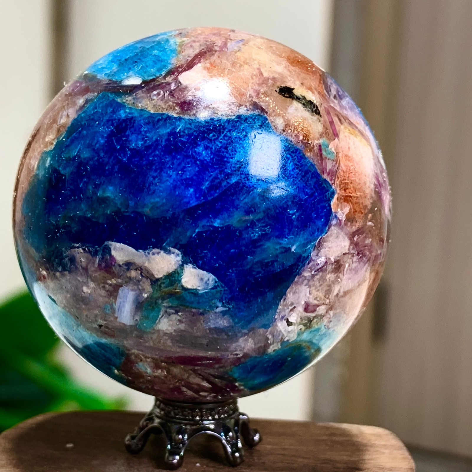 156G Natural Blue Aptite +Sun Stone purple lepidolite Sphere mineral sample