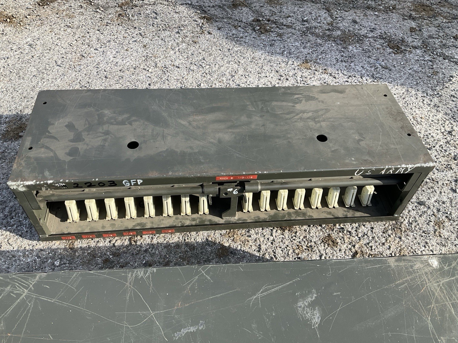 US Military Lockable Small Arms Handgun Storage Rack For 16 Pistols