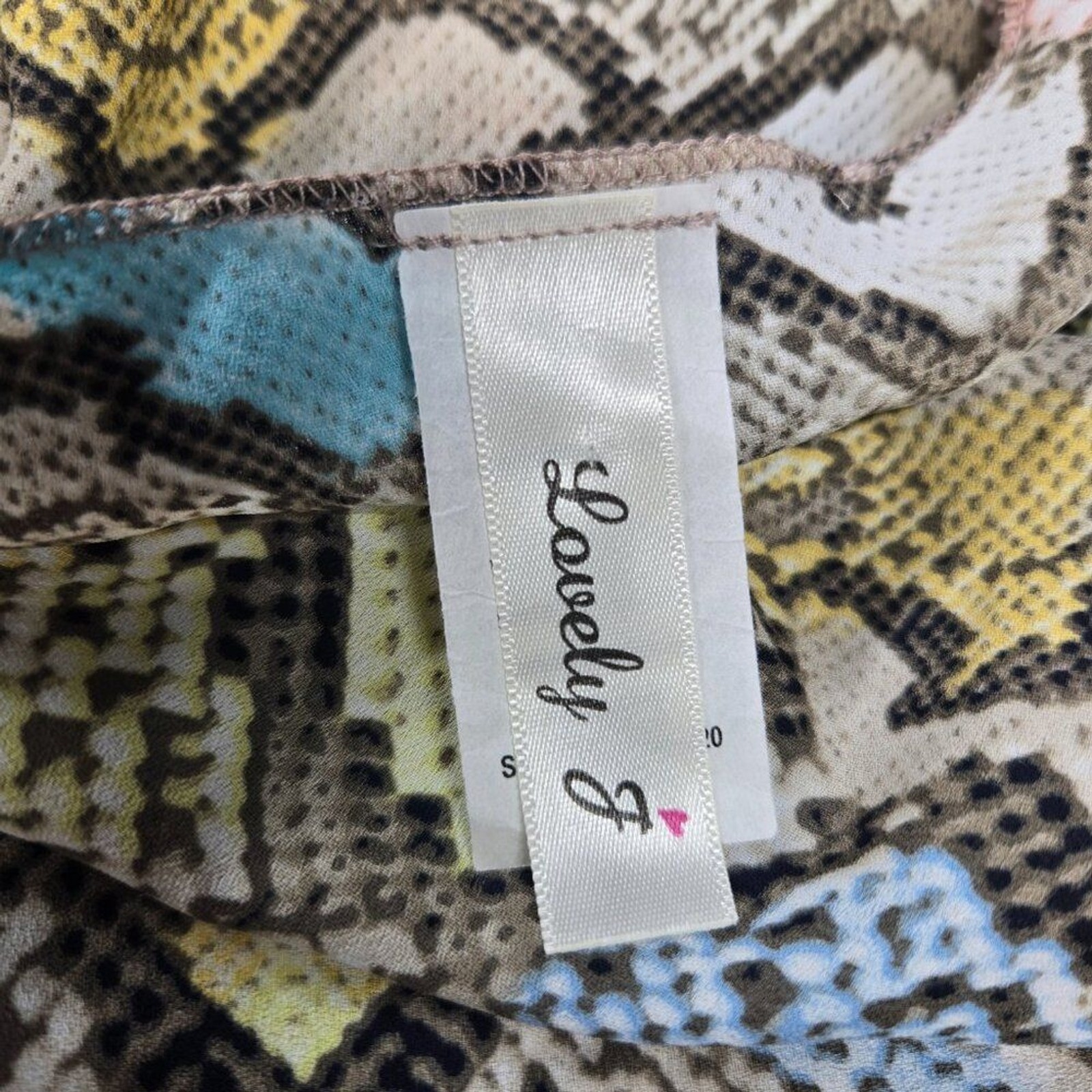 Women's Lovely J Snakeskin Print Pastels Lightweight Open Front Kimono Small