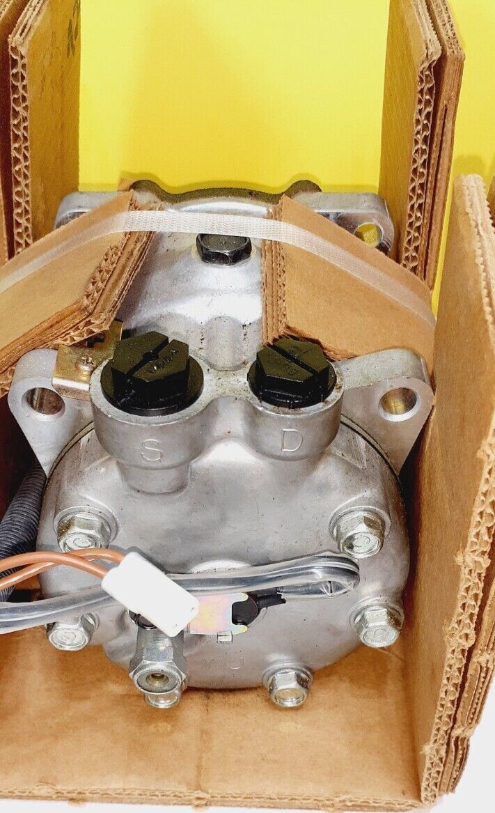 Motorcraft Compressor Assembly 4603-9910 No Clutch LN9000 OEM Genuine Vintage