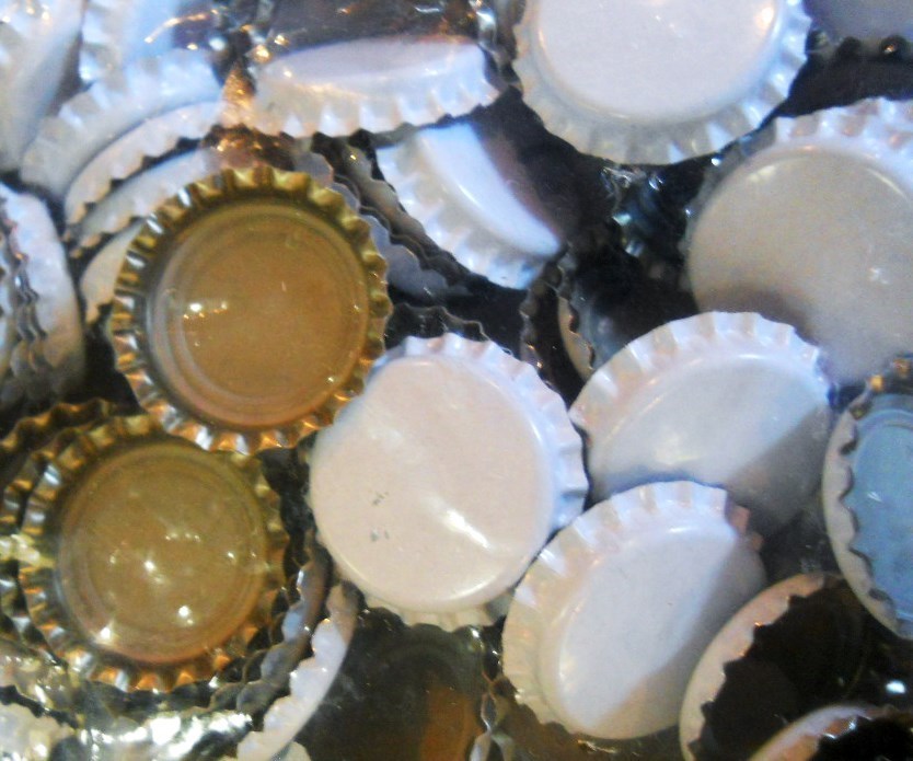 CROWN CAPS 144 WHITE NEW BOTTLE CAPS STANDARD 26.5 SIZE FOR SODA & BEER BOTTLES