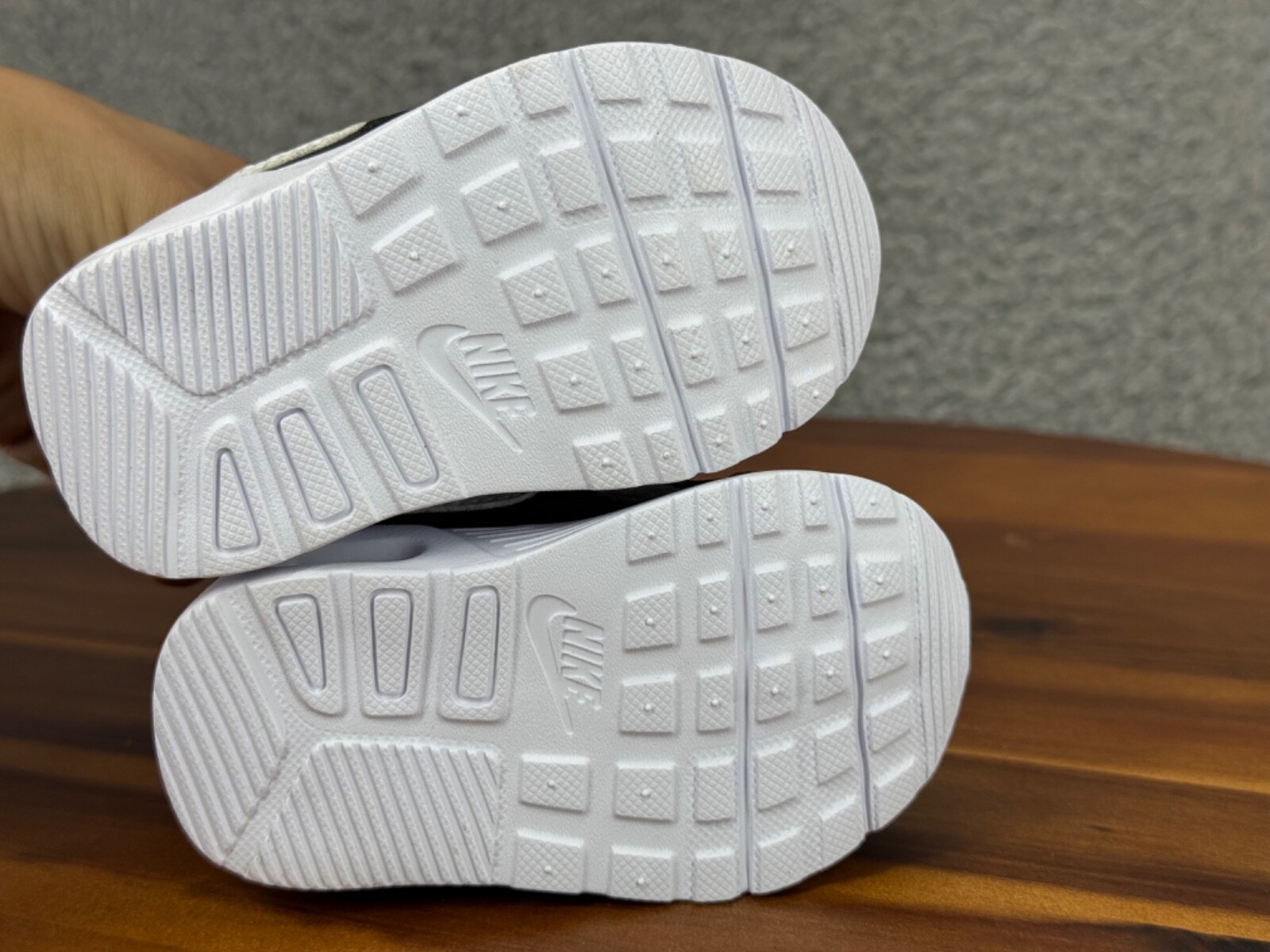 Nike Toddler's Air Max SC Shoe Size 2C Black White Unisex Sneaker Athletic Shoes