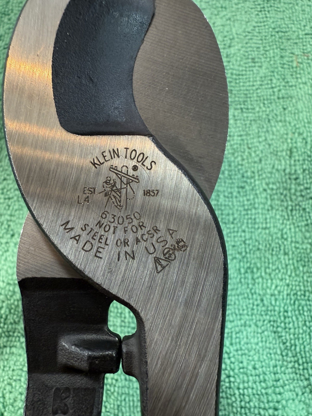 Klein Tools 63050 9-1/2" High Leverage Cable Cutters Pliers