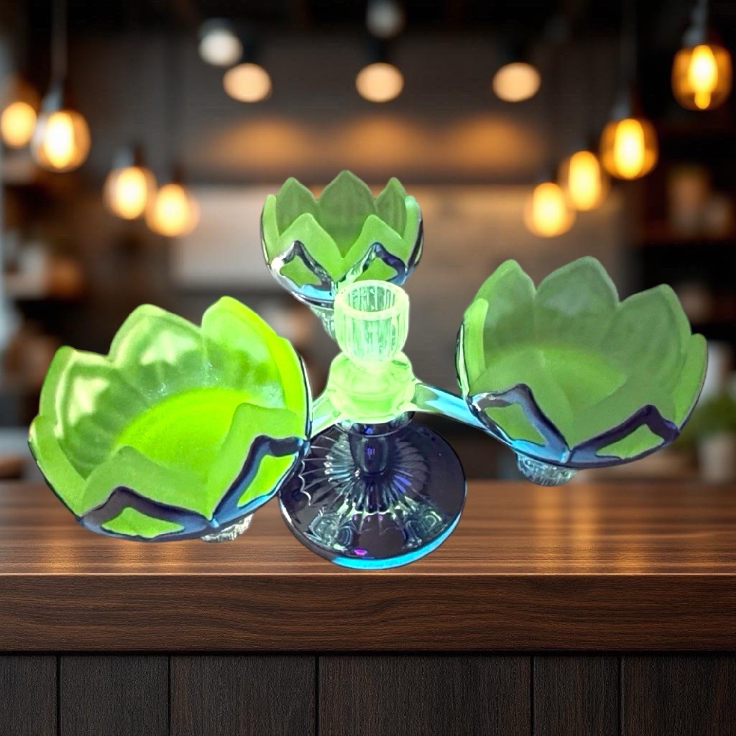 Vintage 1935 MCM Krome Kraft Farber Bros and Cambridge Glass. 3 Tulips Uranium