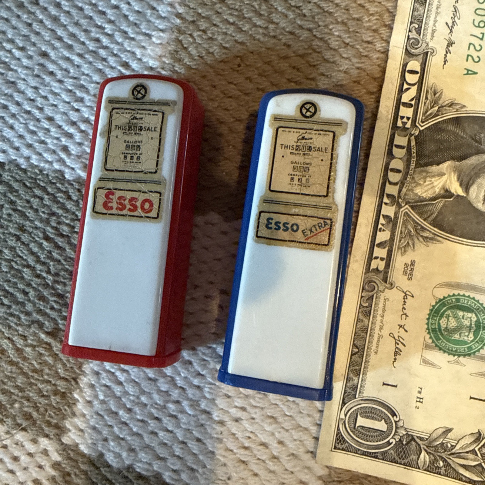 Vintage 1950 S Plastic ESSO Gas Pump Salt And Pepper Shakers