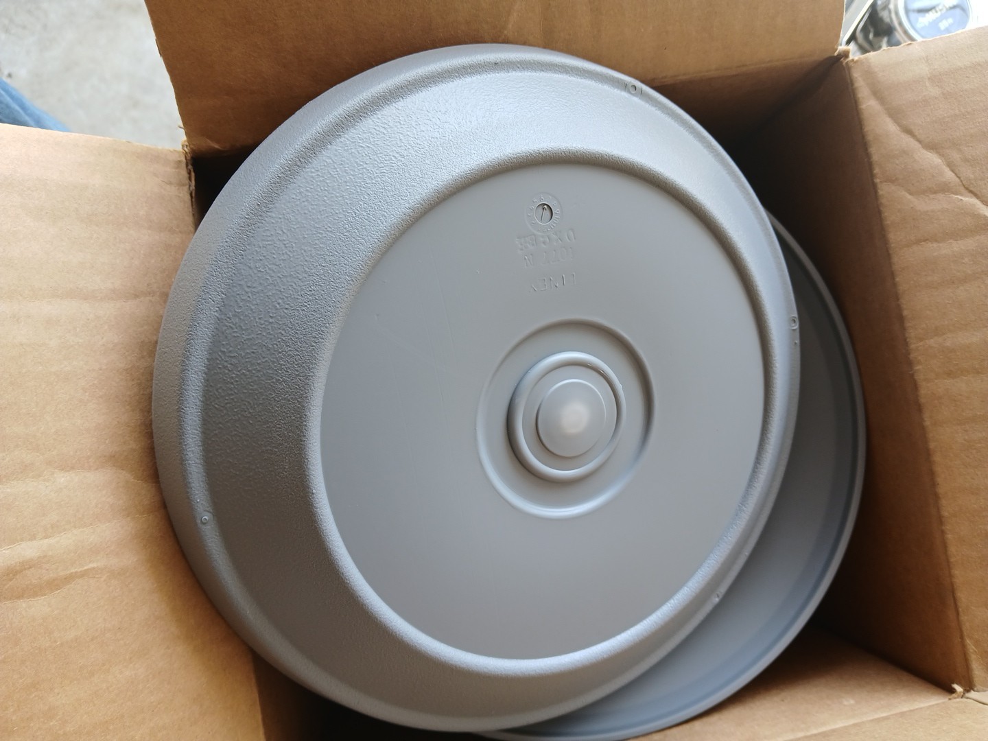 Dinex Insulated Base, Cool, 9 in. dia., Gray, PK12 BOX OF 12