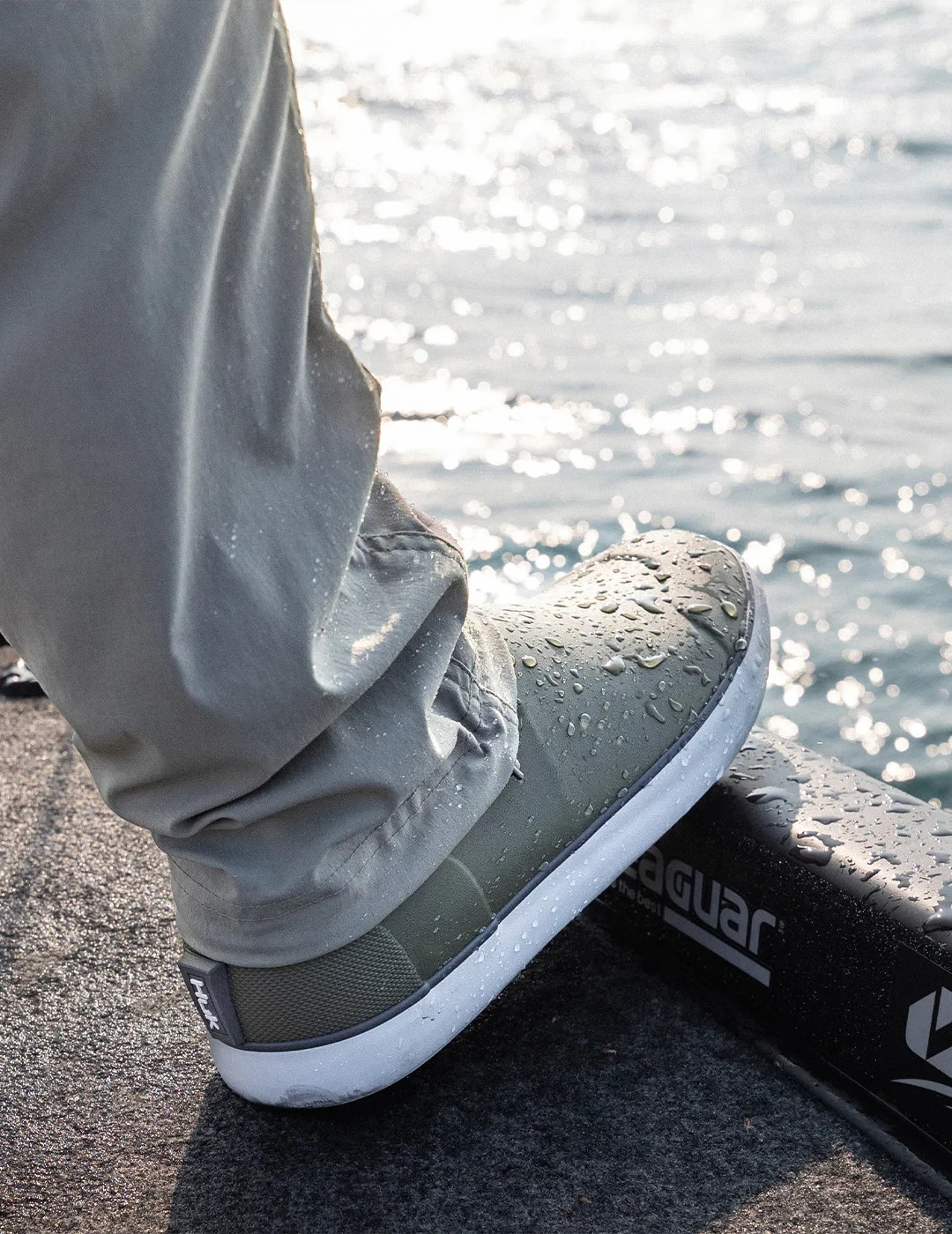 HUK Rogue Wave Men's Fishing Deck Boots Rain Shoes New