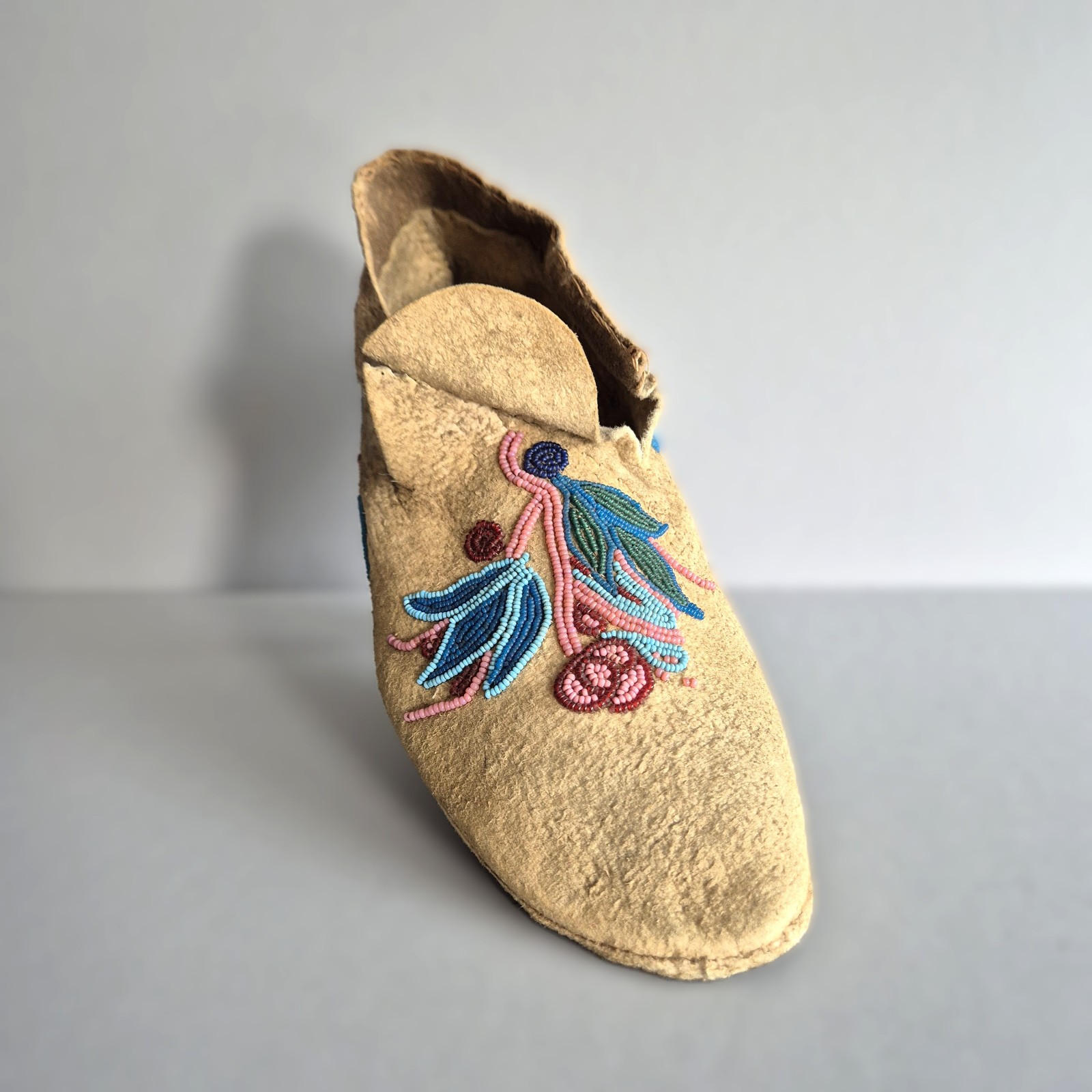 Antique SINGLE Cree/Ojibwe Buffalo Hide Moccasin, 1870s, ex-Gen. Charles F. ROE