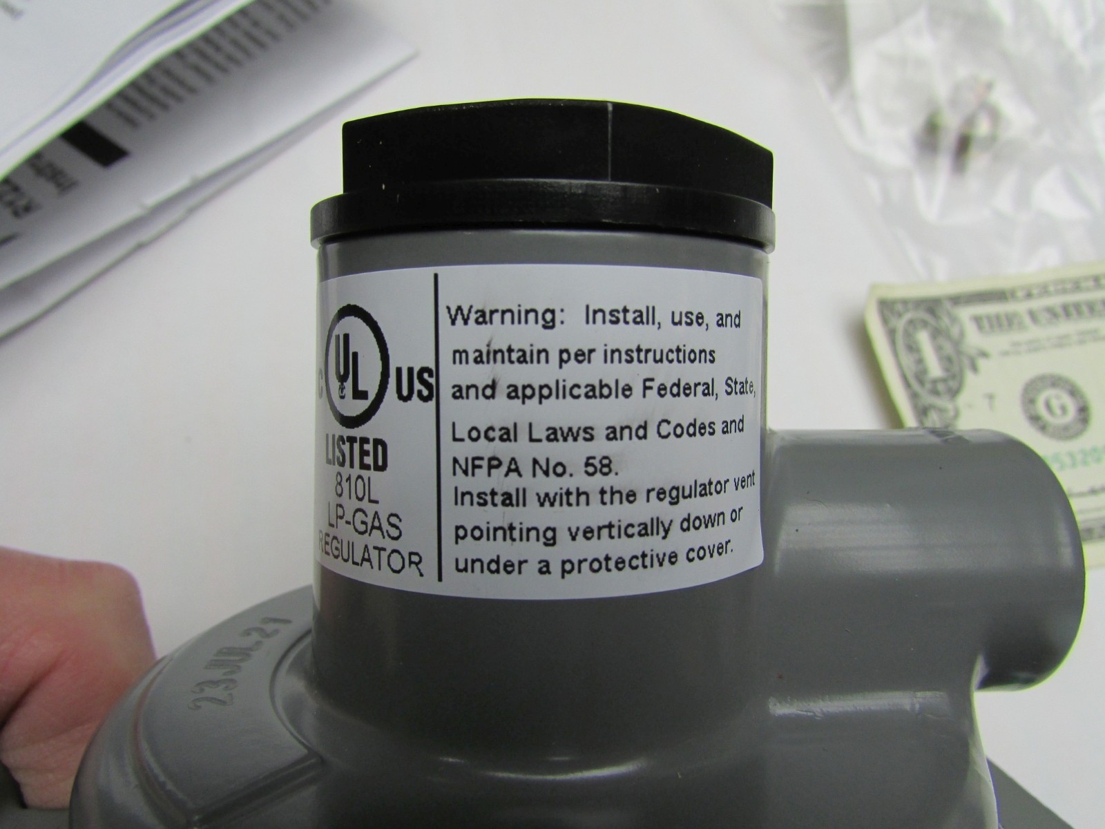 Emerson-Fisher 2-Stage LP Gas Propane Regulator Valves 550K BTU FPOL x 1/2" NPT