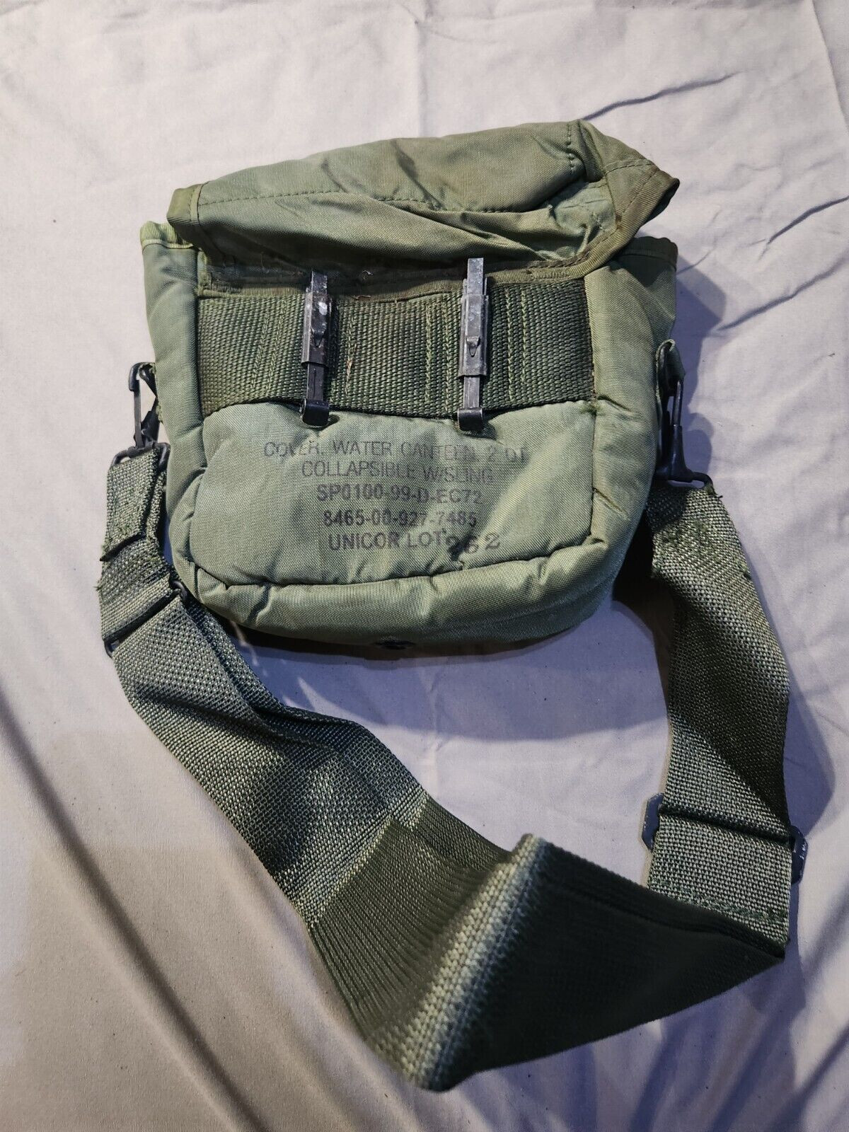 USGI Military 2 Quart OD Canteen Cover w/ Strap for 2 QT Canteen Bladder VGC