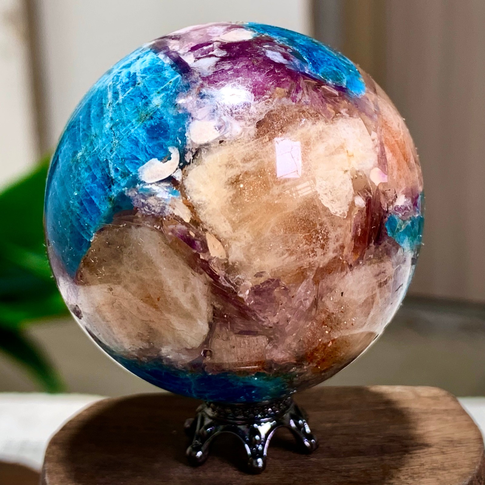 132G Natural Blue Aptite +Sun Stone purple lepidolite Sphere mineral sample