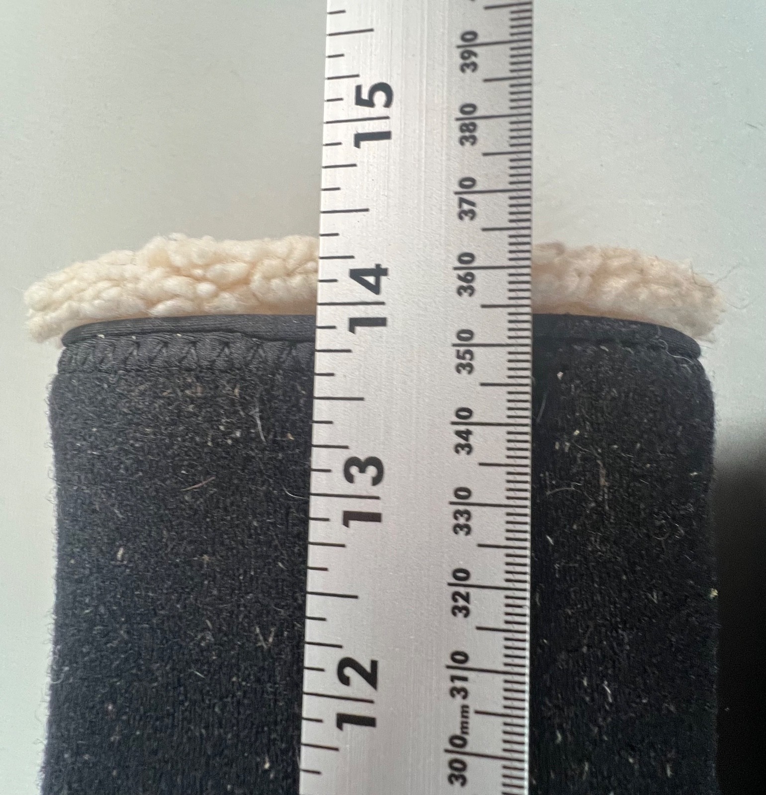 14" Professional's Choice Black VenTech Standing Wraps (Set of 2) - MSRP $130