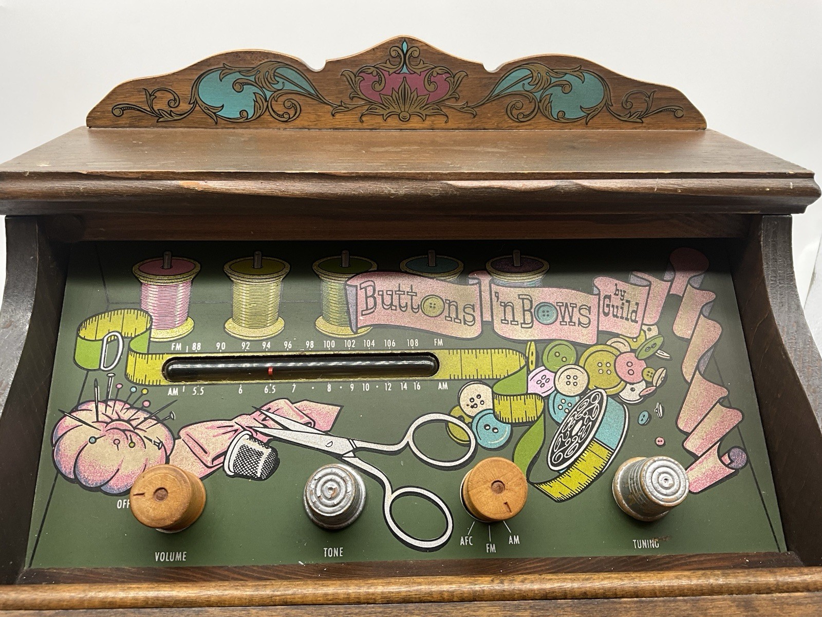 Guild Vintage 1965 "Button & Bows " Vacuum Tube AM/FM Radio Sewing Cabinet