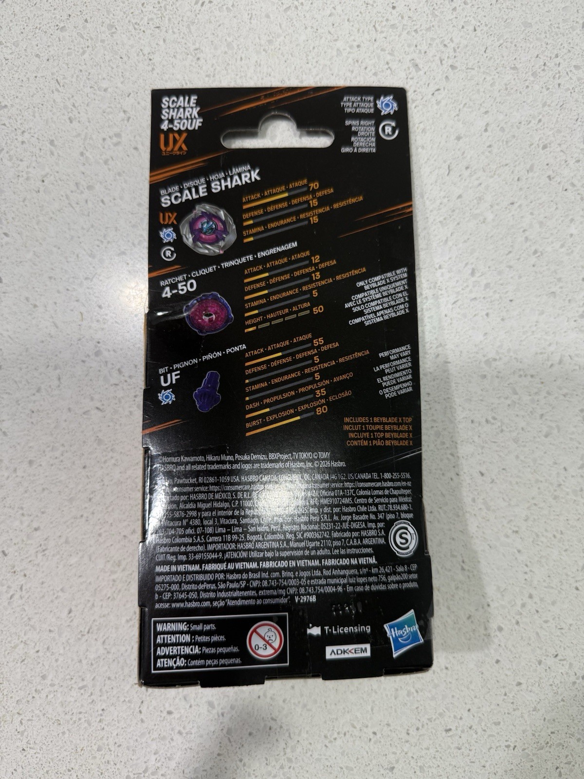 Beyblade x Scale Shark 4-50 UF HASBRO in hand