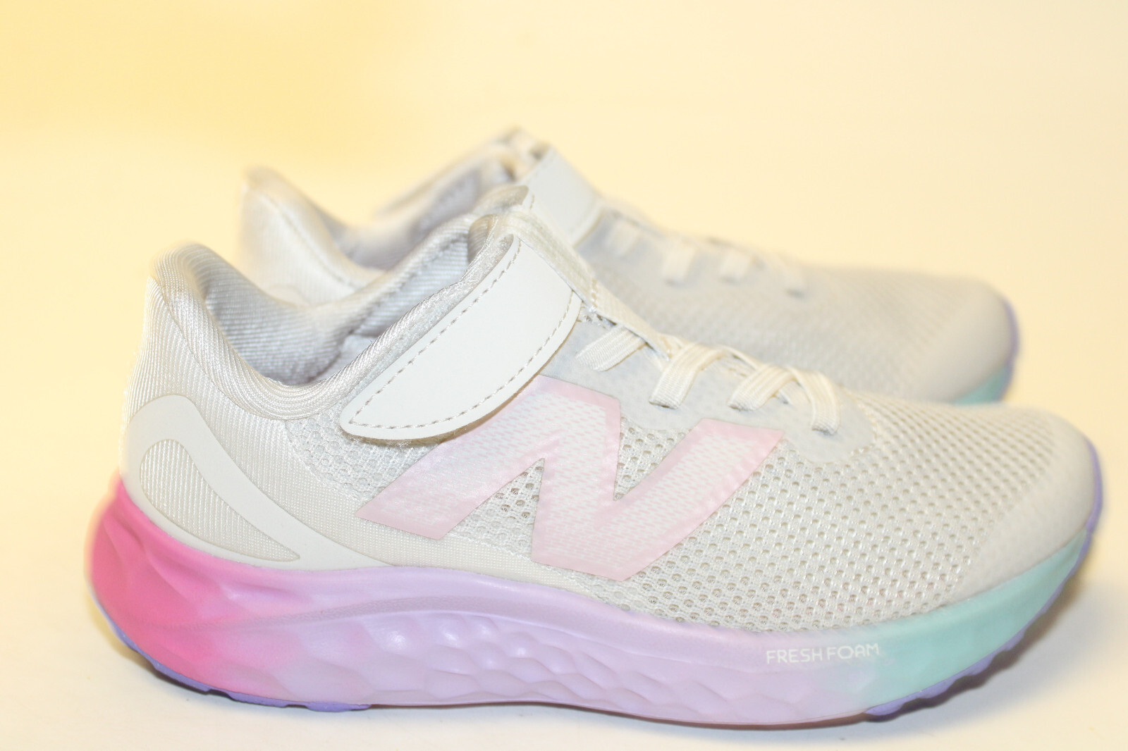 New Balance Fresh Foam NEW Arishi v4 Bungee Lace with Top Strap Girls Kids Youth