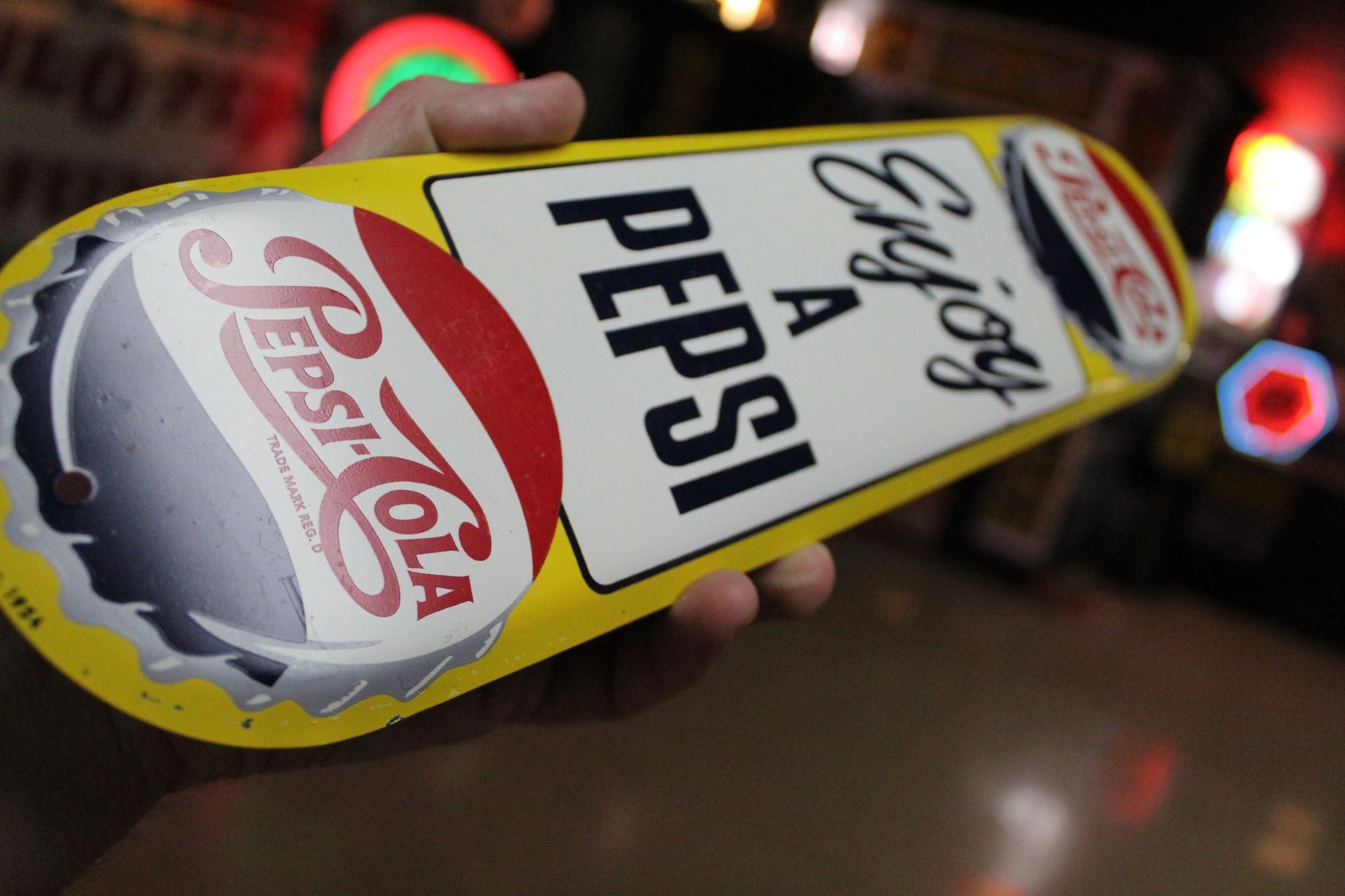 SCARCE 1954 ENJOY A PEPSI COLA STAMPED PAINTED METAL DOOR SIGN SODA BOTTLE CAP