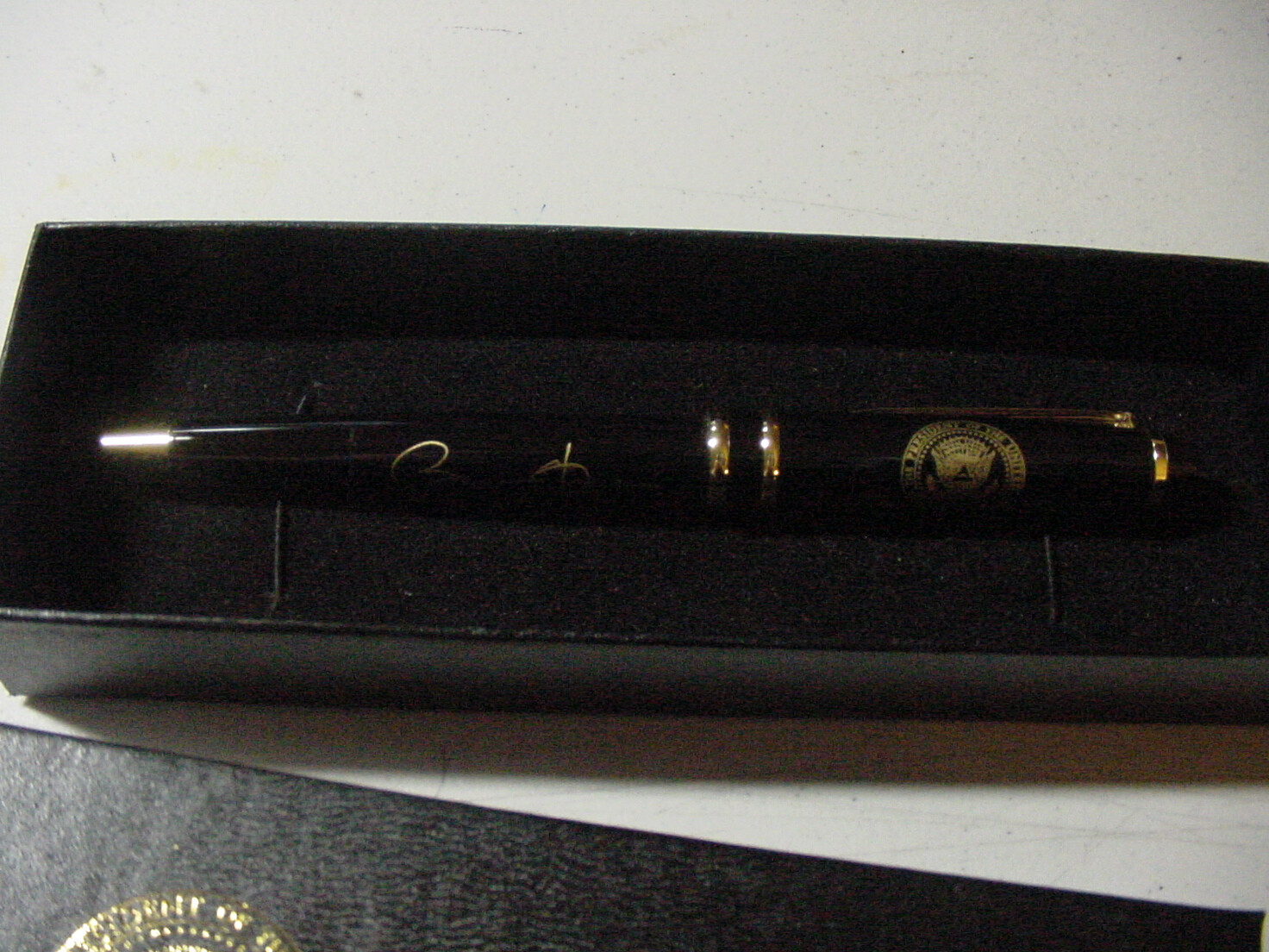 Presidential seal President BARACK OBAMA BLACK Ballpoint Pen - Free Shipping