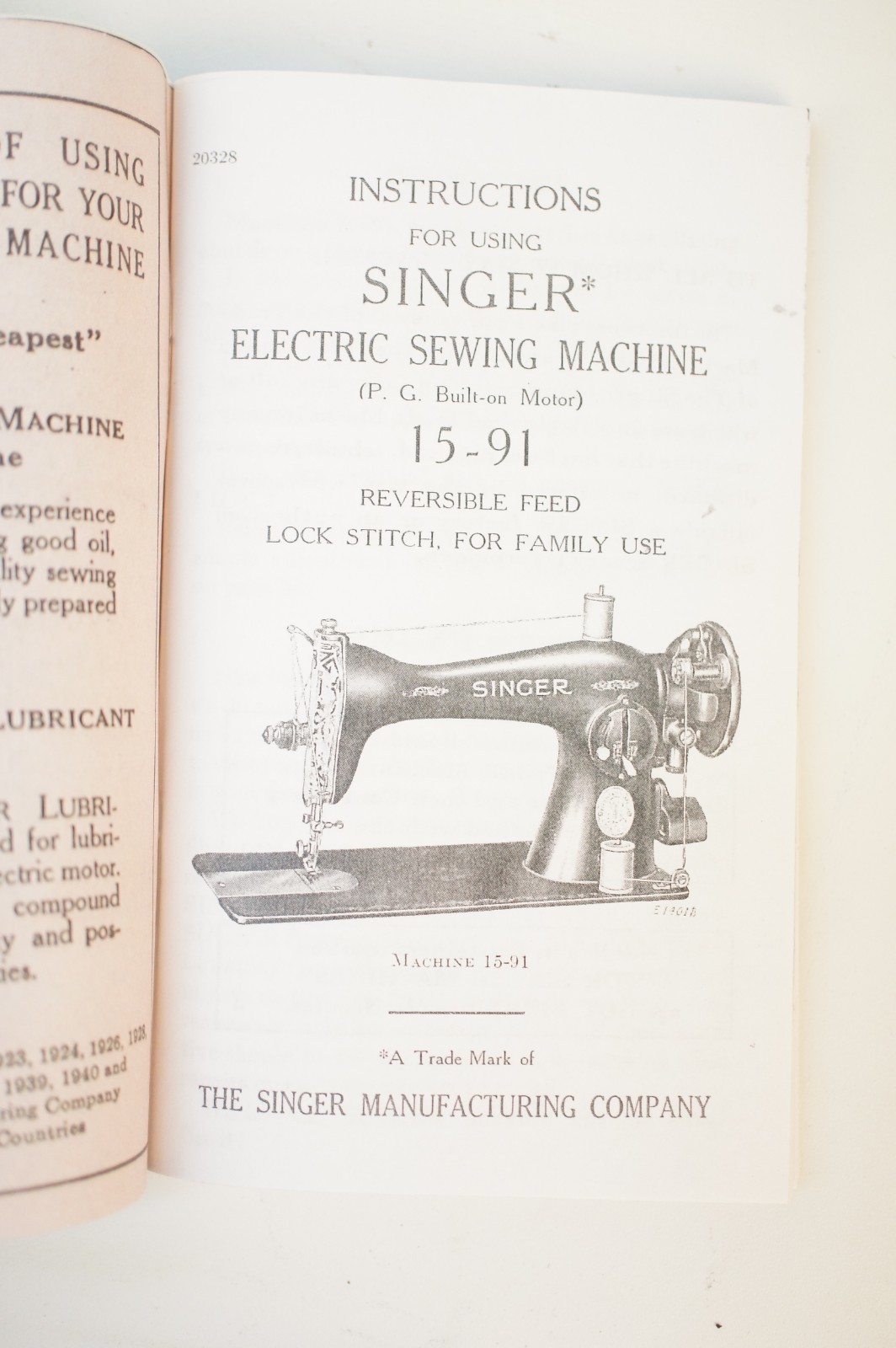 Singer 15-91 Console Desk Sewing Machine Owner's Manual Instruction Booklet