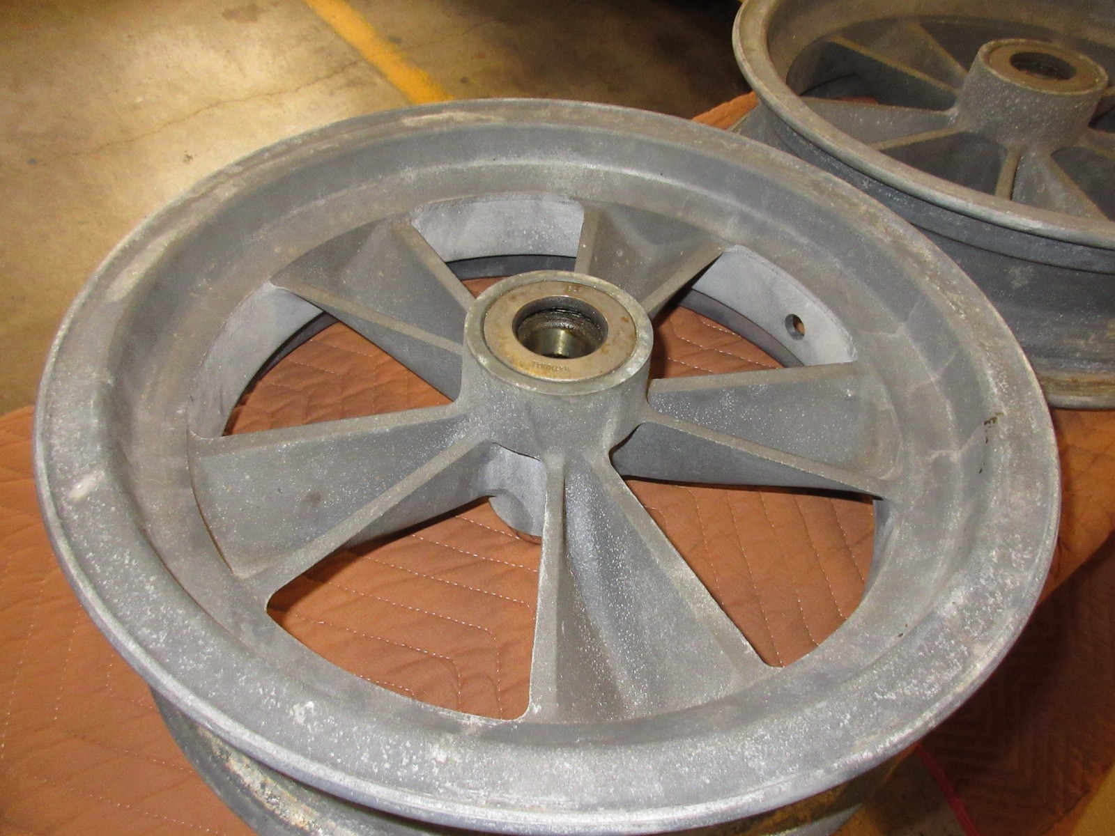 MAGNESIUM WHEEL DRAG STRIP RACE CAR SPINDLE MOUNT 15X4 HISTORIC 1959 Orig. Boxes