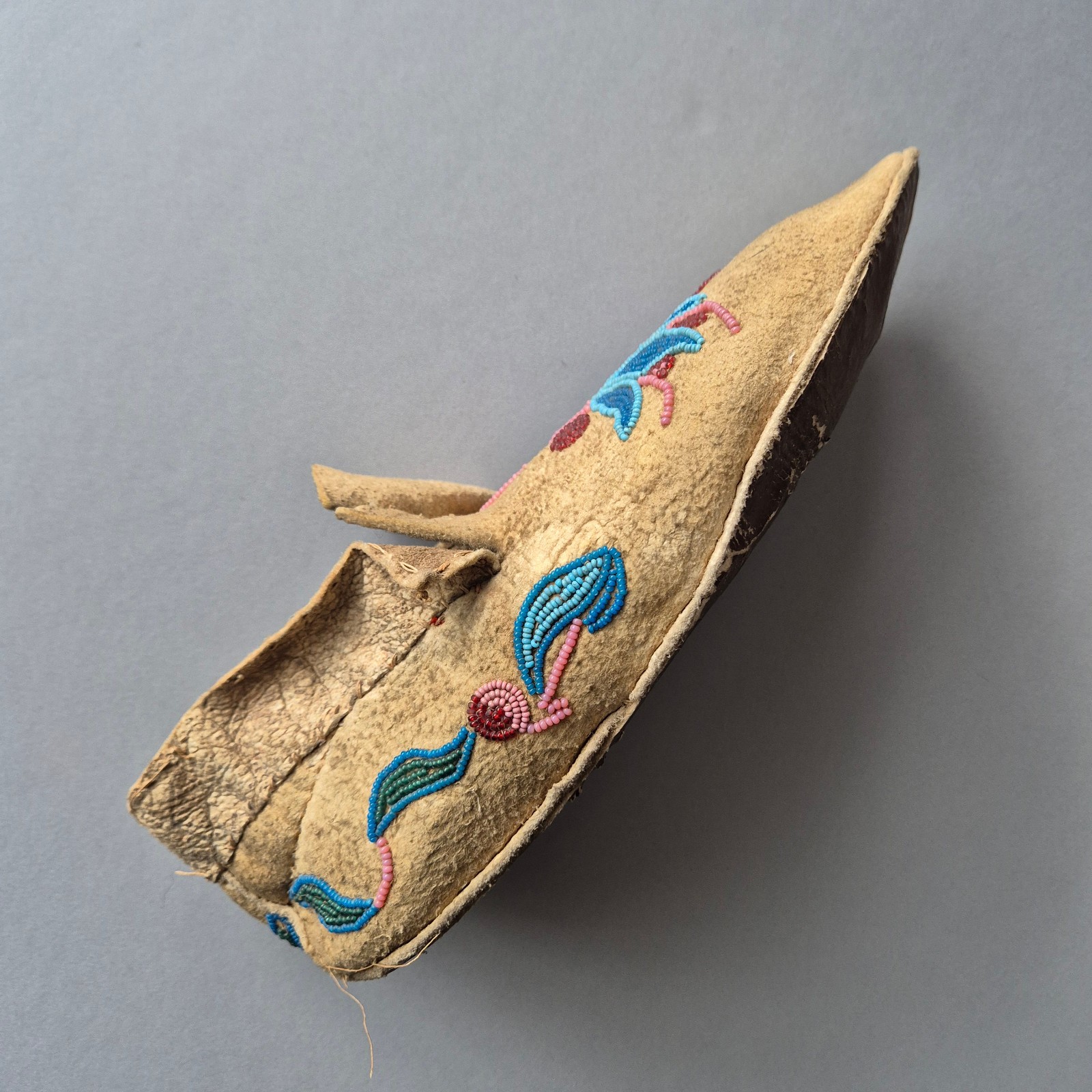 Antique SINGLE Cree/Ojibwe Buffalo Hide Moccasin, 1870s, ex-Gen. Charles F. ROE