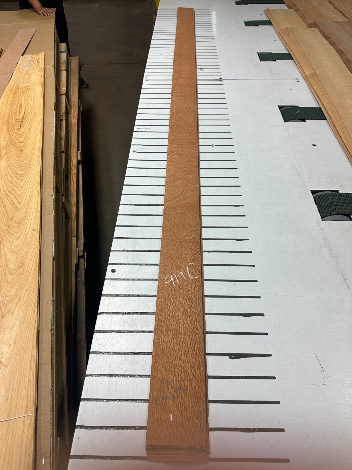 Lacewood Raw Wood Veneer 2 sheets 115'' x 4'' 919C