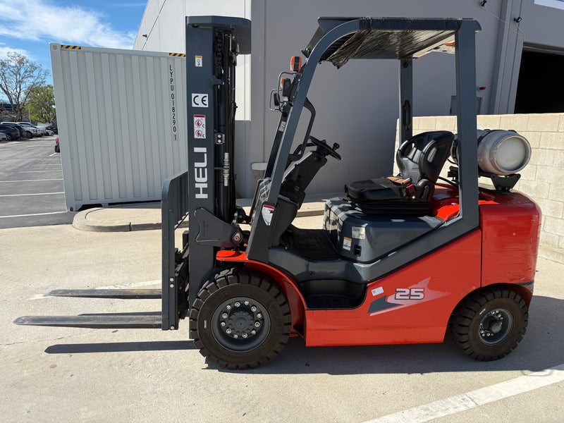 2022 Heli CPYD25-M1H 4300 lb Pneumatic Tire Forklift, ONLY 422 Hrs!