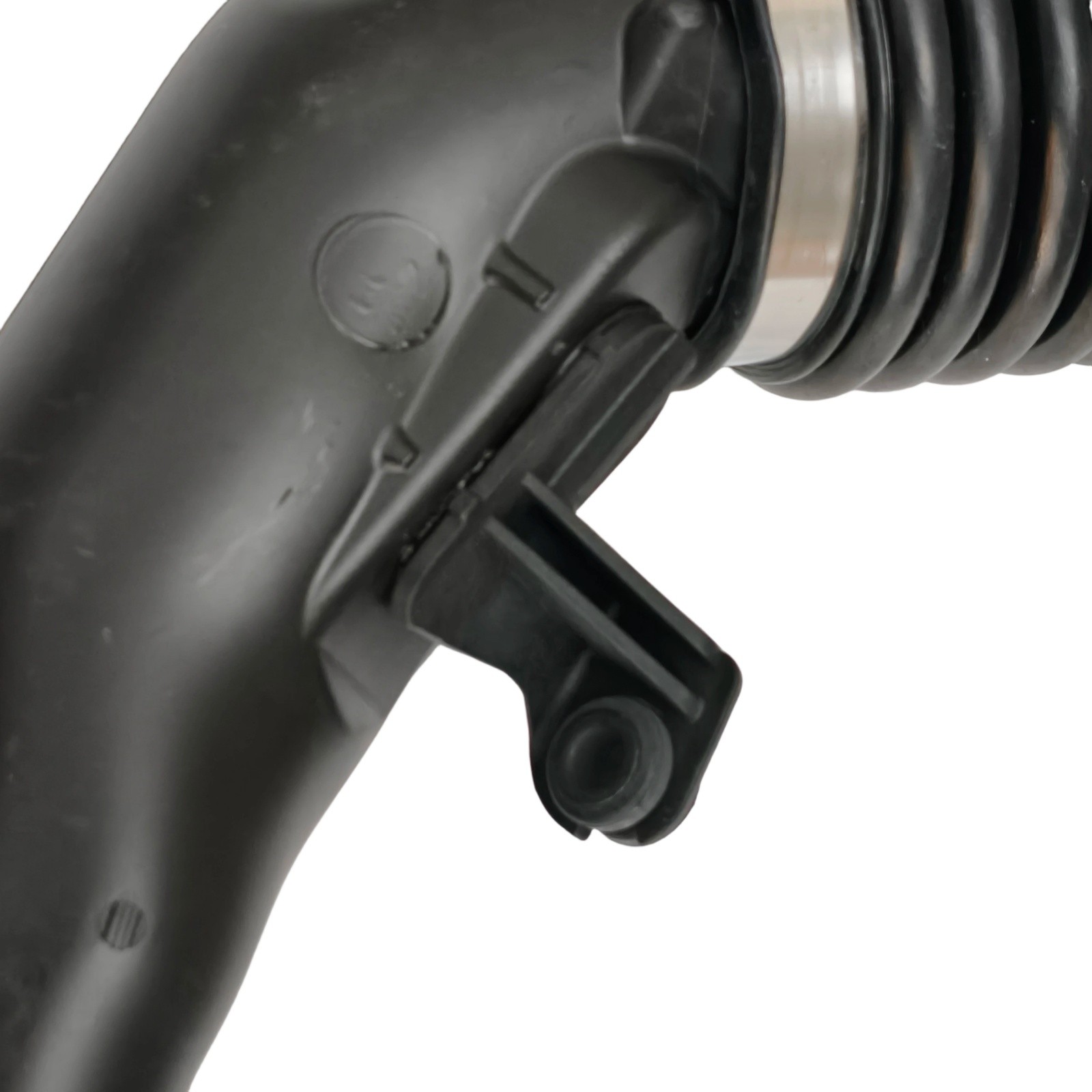 GV6Z-9B659-A Engine Air Intake Hose For 2017-2019 Lincoln MKC Ford Escape