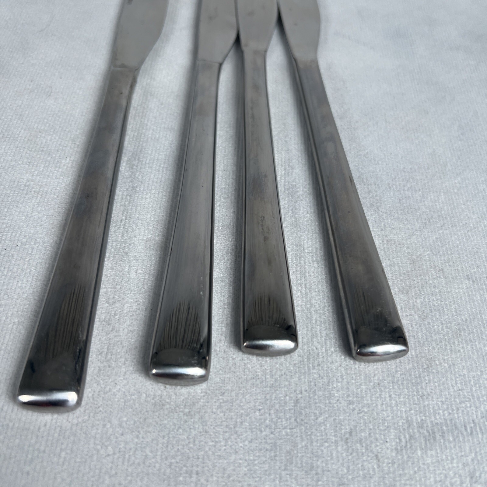 Oneida Chef's Table Hammered Stainless Butter Dinner Knives Set of 4