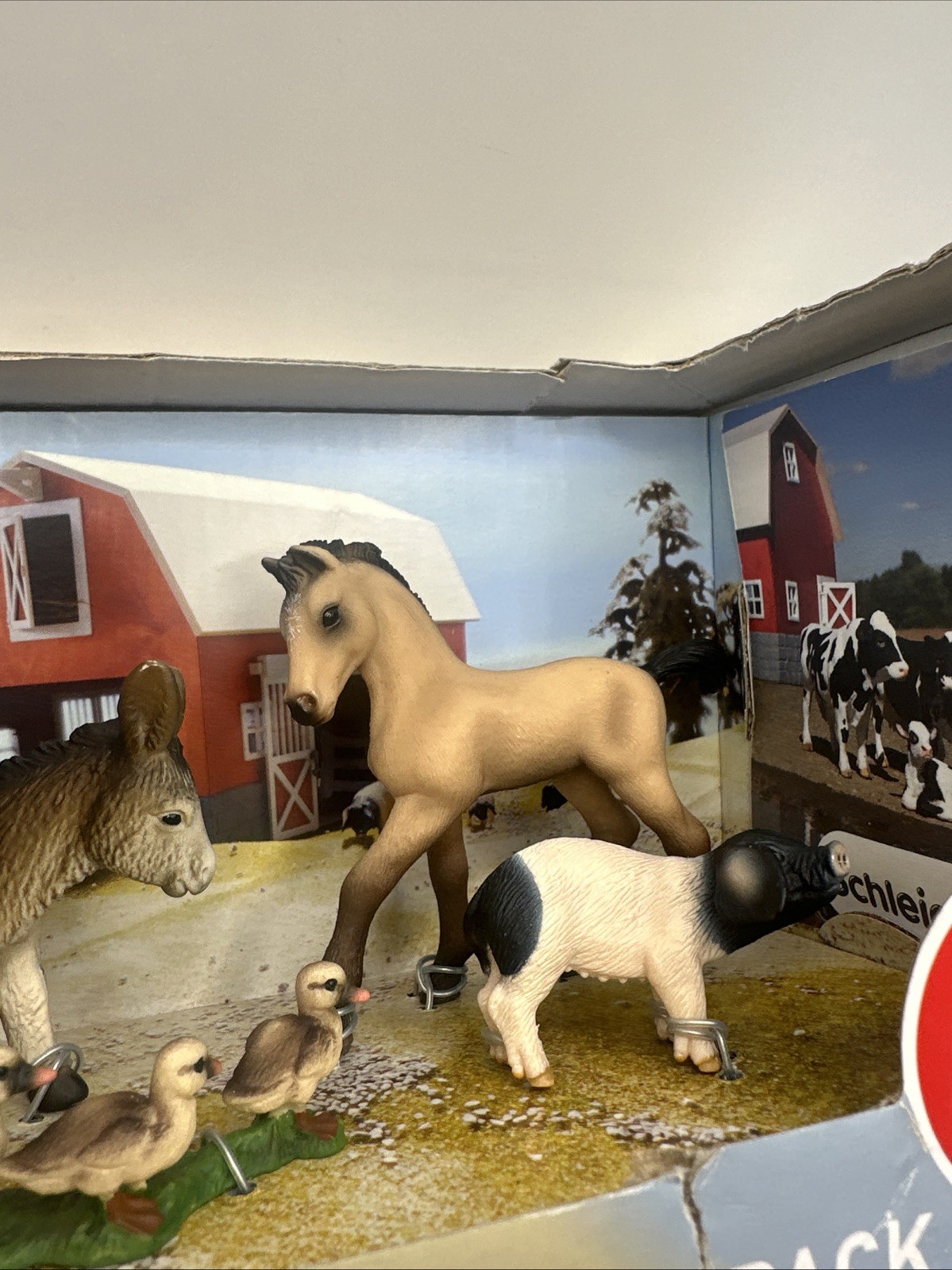 Schleich Scenery Pack Farm Animals With Booklet #41227 NIB