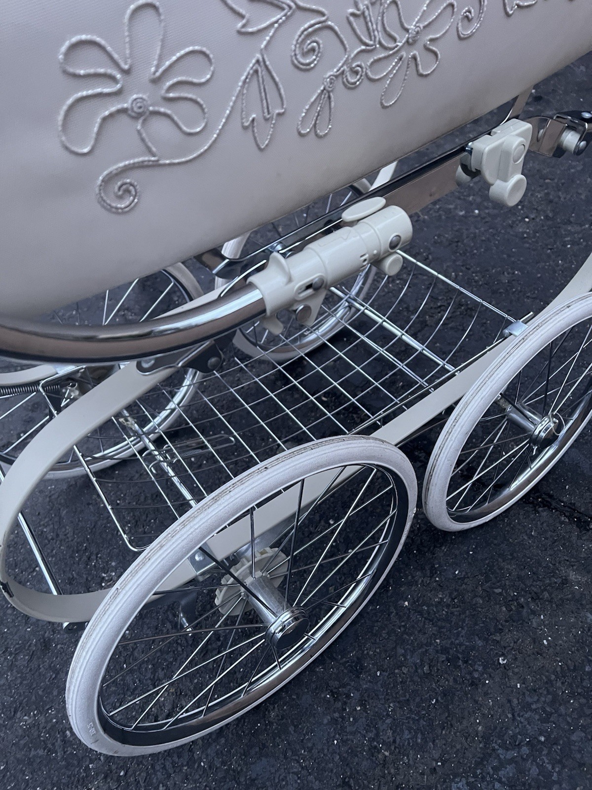 Inglesina Classics Pram Baby Stroller with Basket and Storage Basket In White