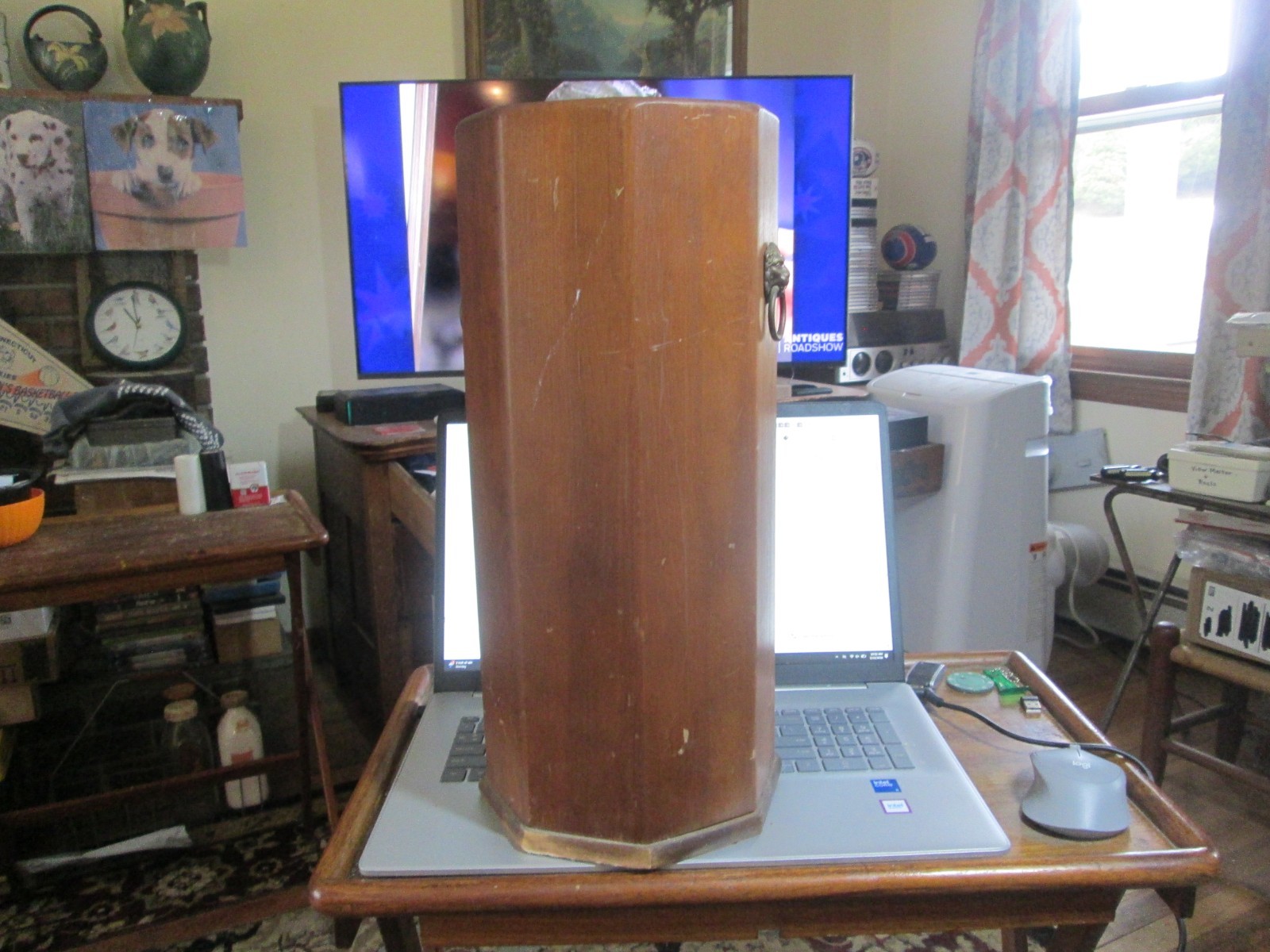 Vintage Wood 18" Umbrella Cane Stand Lion Head Accents Pulls