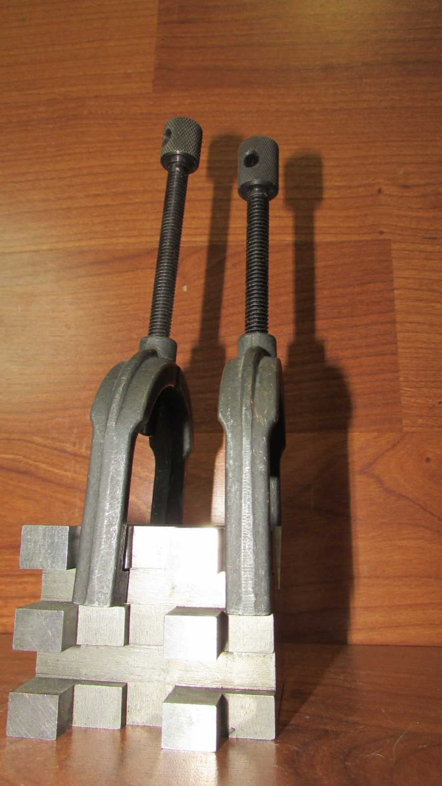 Vintage BROWN & SHARPE V Block & 2 Clamps USA 750-2 70