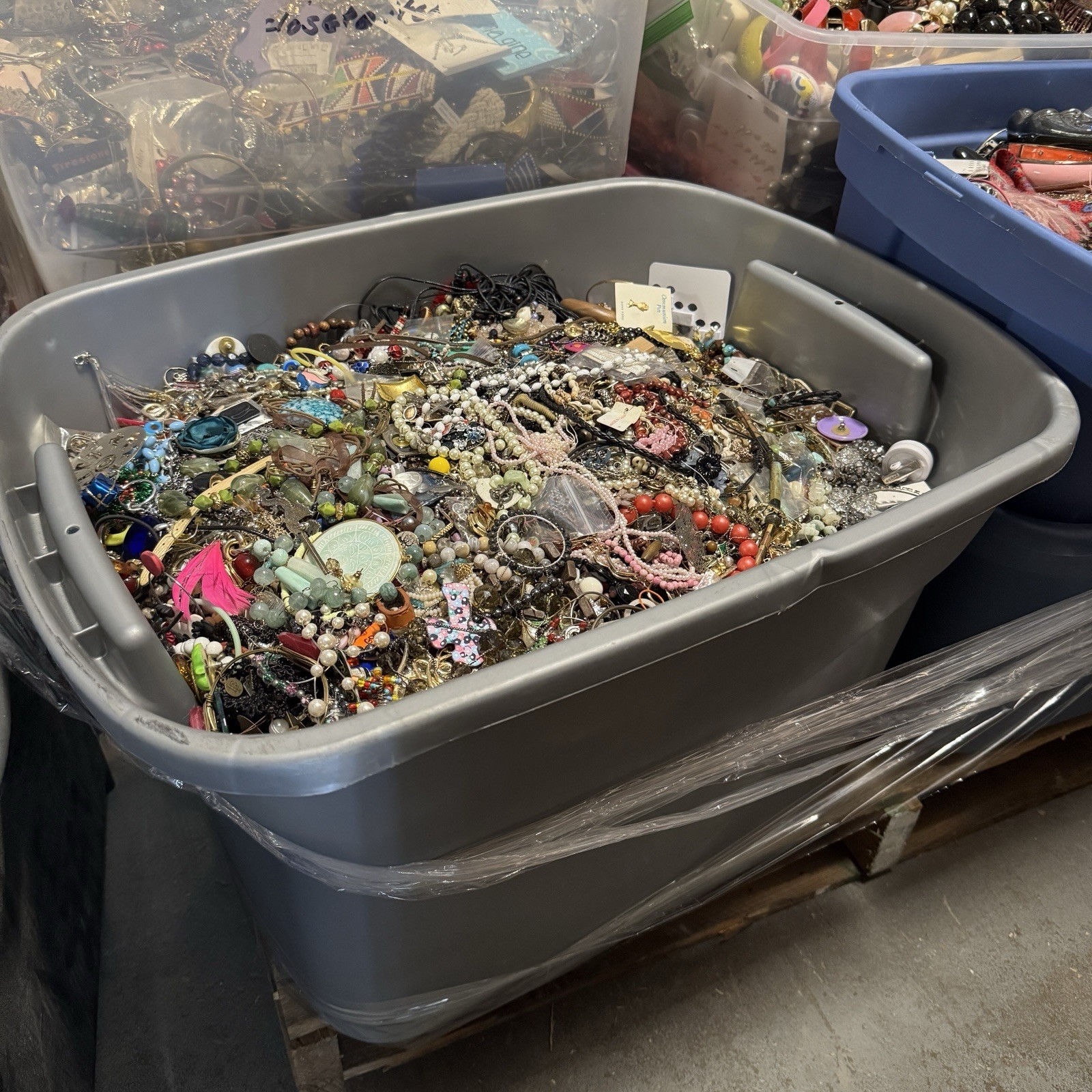 1 Pound Unsorted Tangled Jewelry Vintage Modern Wear Junk Mystery Treasure Hunt