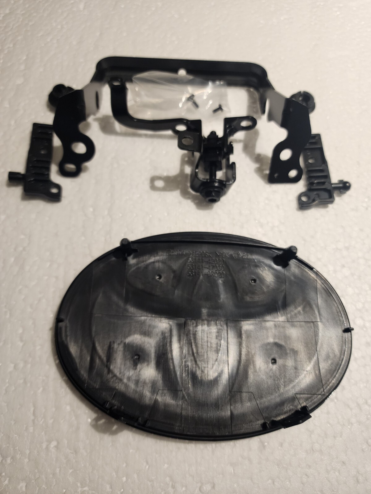 2017 2018 2019 Toyota Corolla Emblem Grille + Radar Cruise Control Bracket