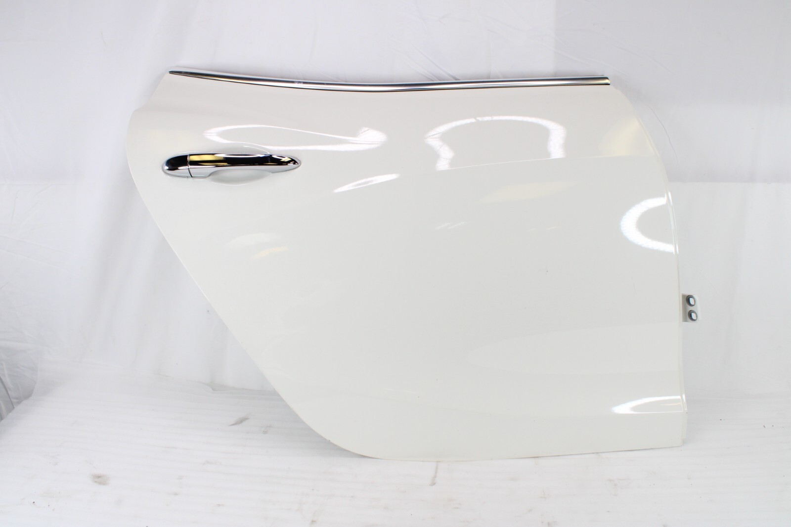 🚀 2014-2017 MASERATI GHIBLI REAR PASSENGER SIDE EXTERIOR DOOR SHELL BIANCO