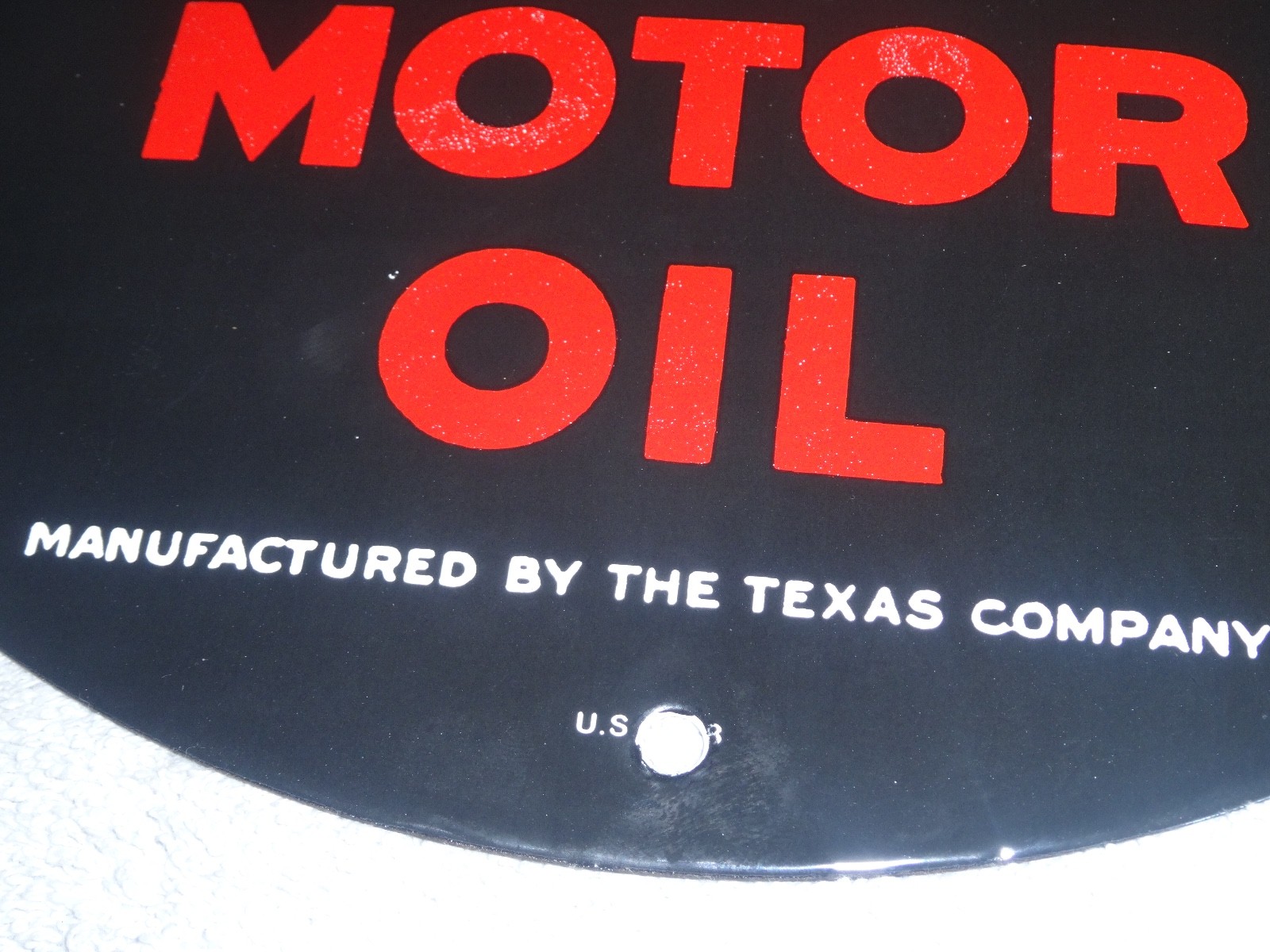 VINTAGE 1948 CLEAN, CLEAR TEXACO MOTOR OIL 11 3/4" PORCELAIN METAL GASOLINE SIGN